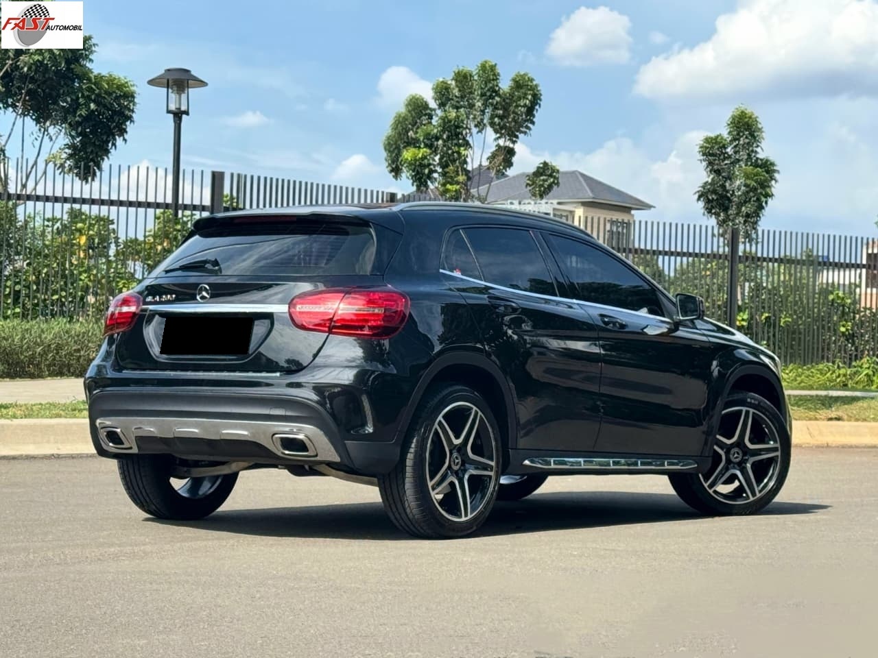 10 MERCY GLA200 AMG 2017 HITAM KM 47RB B 2501 SXQ