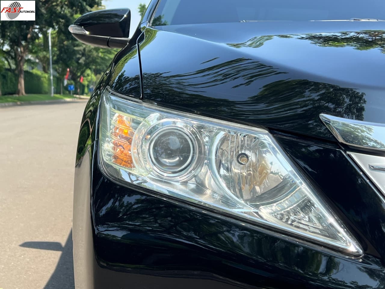 7 TOYOTA CAMRY V 2014 HITAM KM 74RB B 1129 BAF