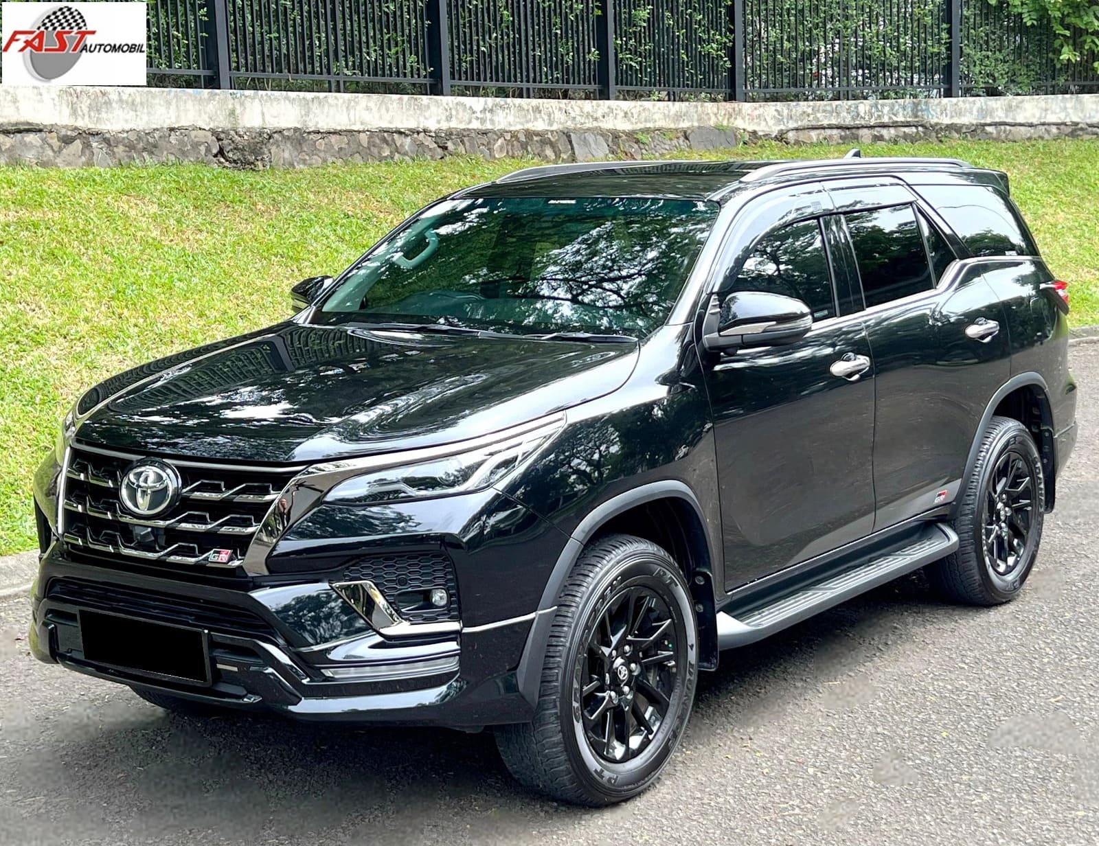 TOYOTA FORTUNER VRZ GR 2024 HITAM B 2593 SJL 3