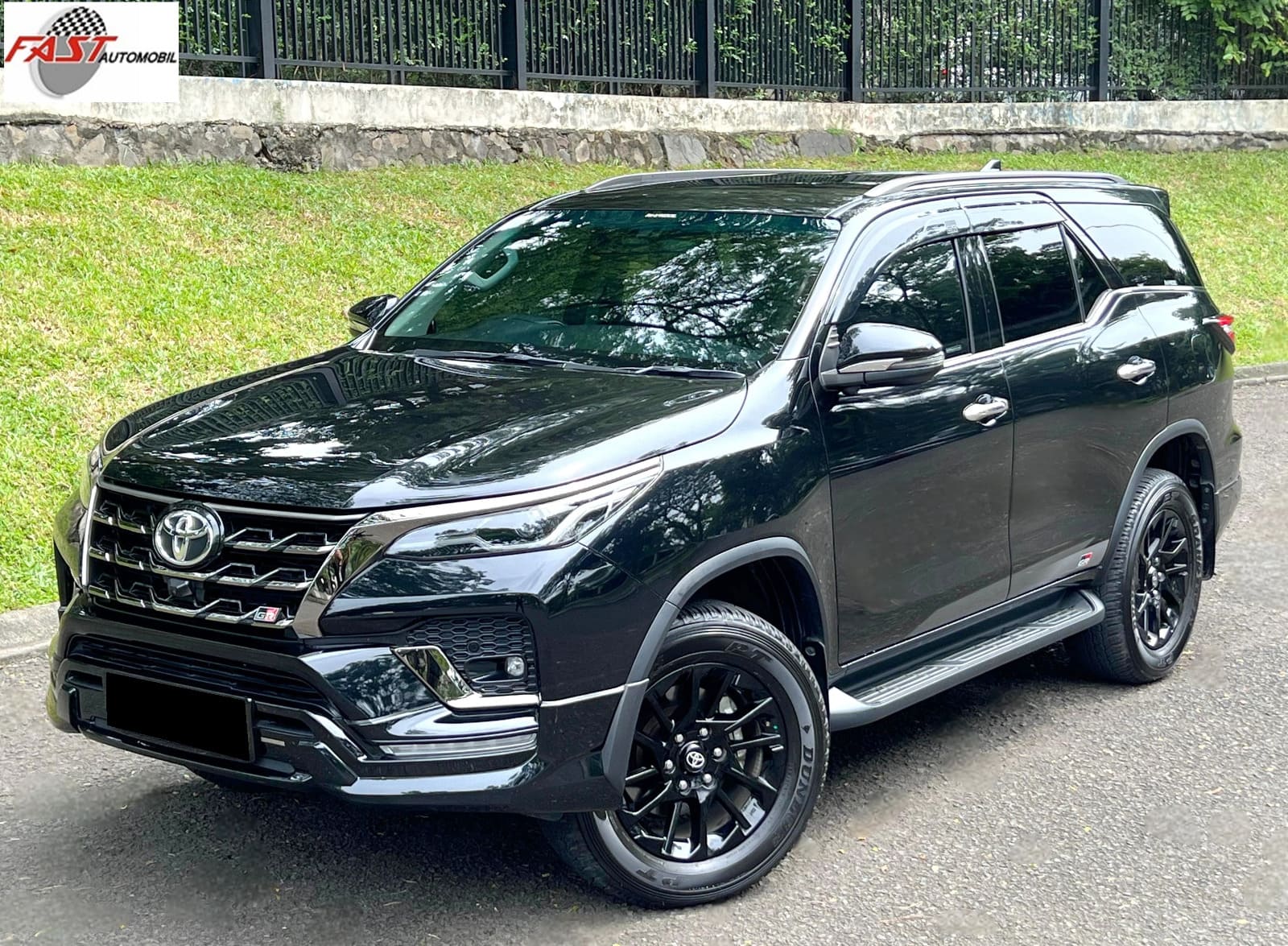 TOYOTA FORTUNER VRZ GR 2024 HITAM B 2593 SJL 4