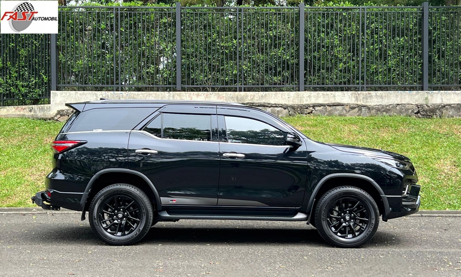 TOYOTA FORTUNER VRZ GR 2024 HITAM B 2593 SJL 7