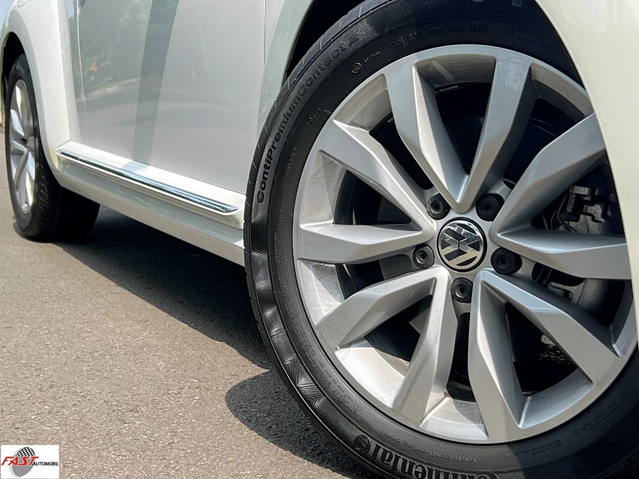 VW BEETLE 2016 PUTIH B 2928 SOT 19