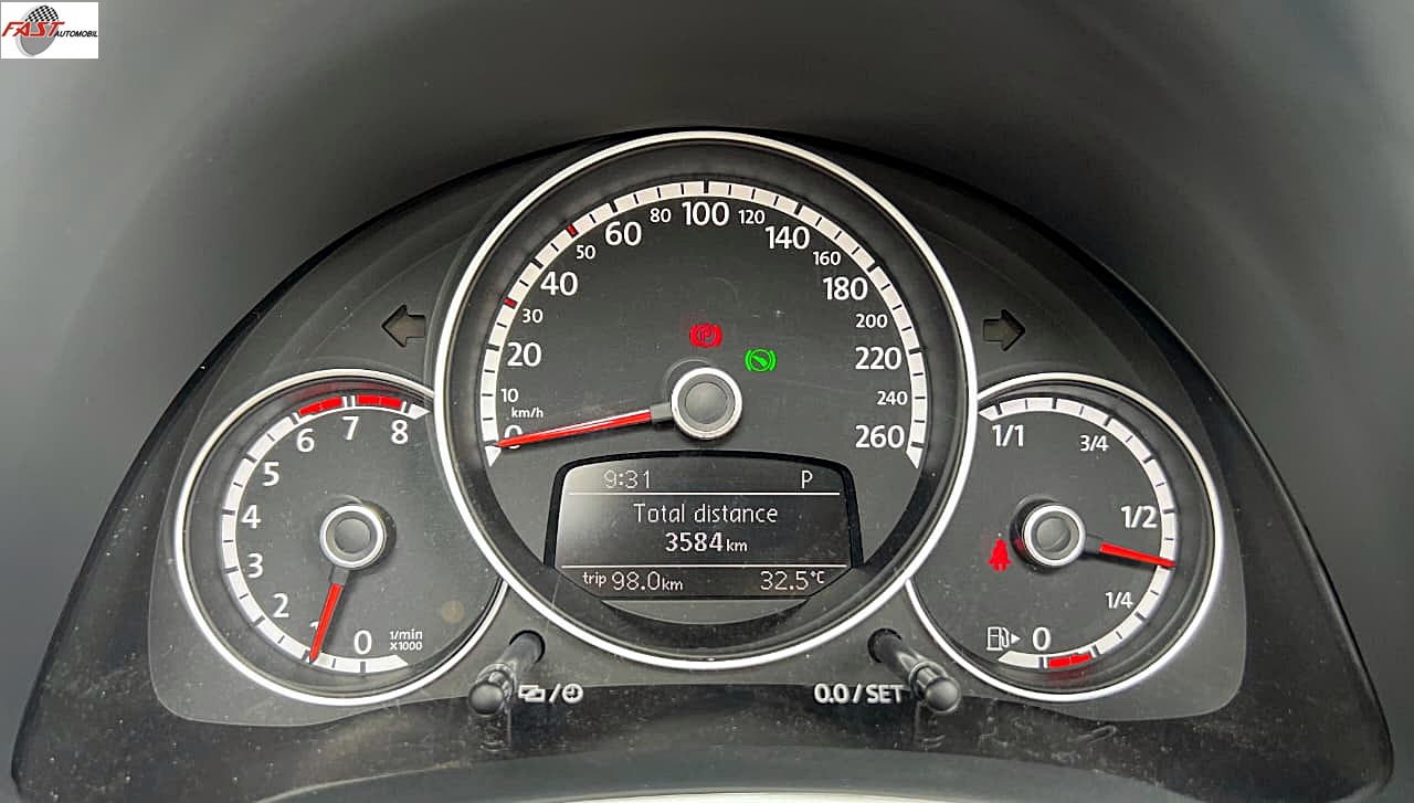 VW BEETLE 2016 PUTIH B 2928 SOT 34