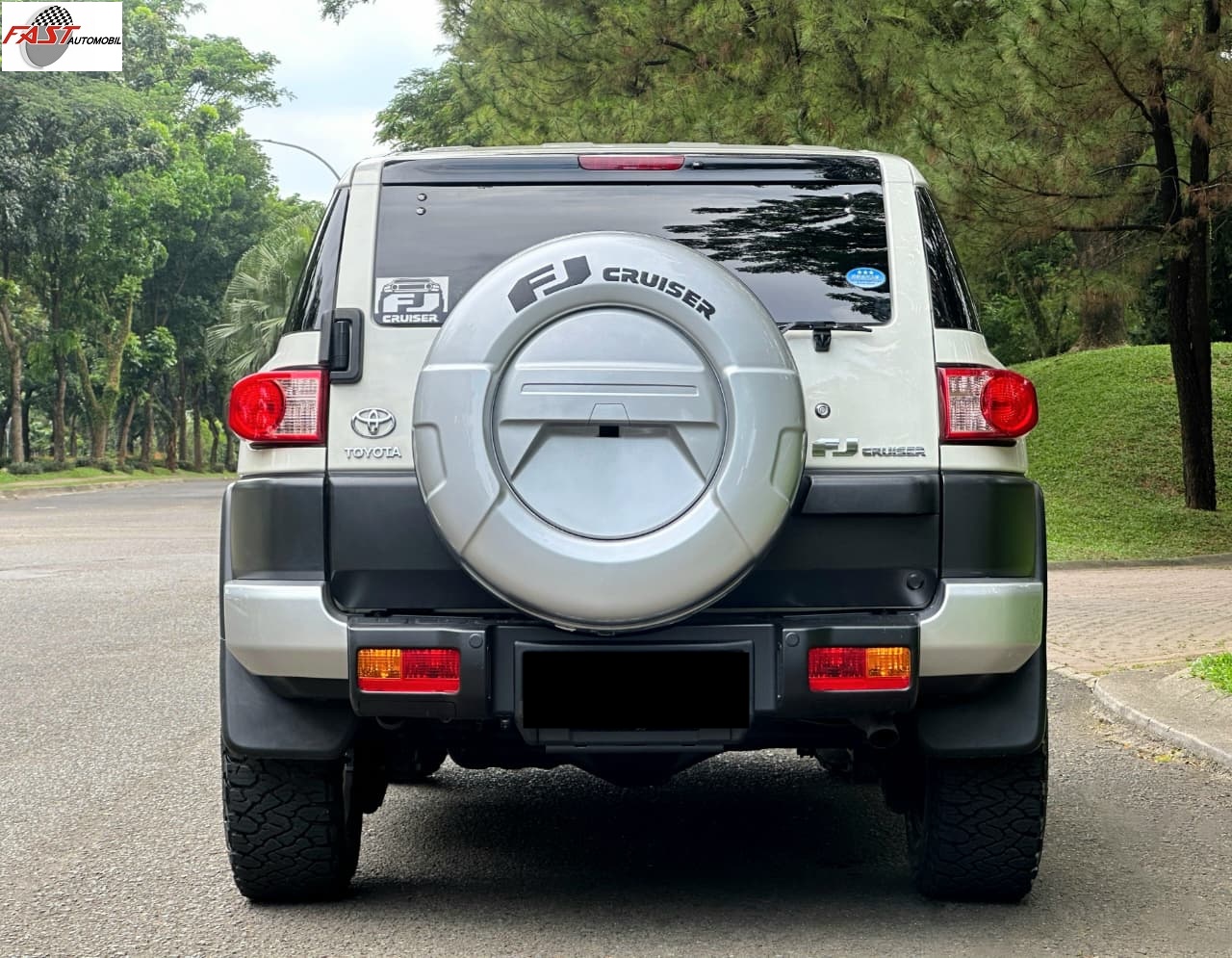 10 NEW EKS TOYOTA Fj cruiser PUTIH AD 544 HLI