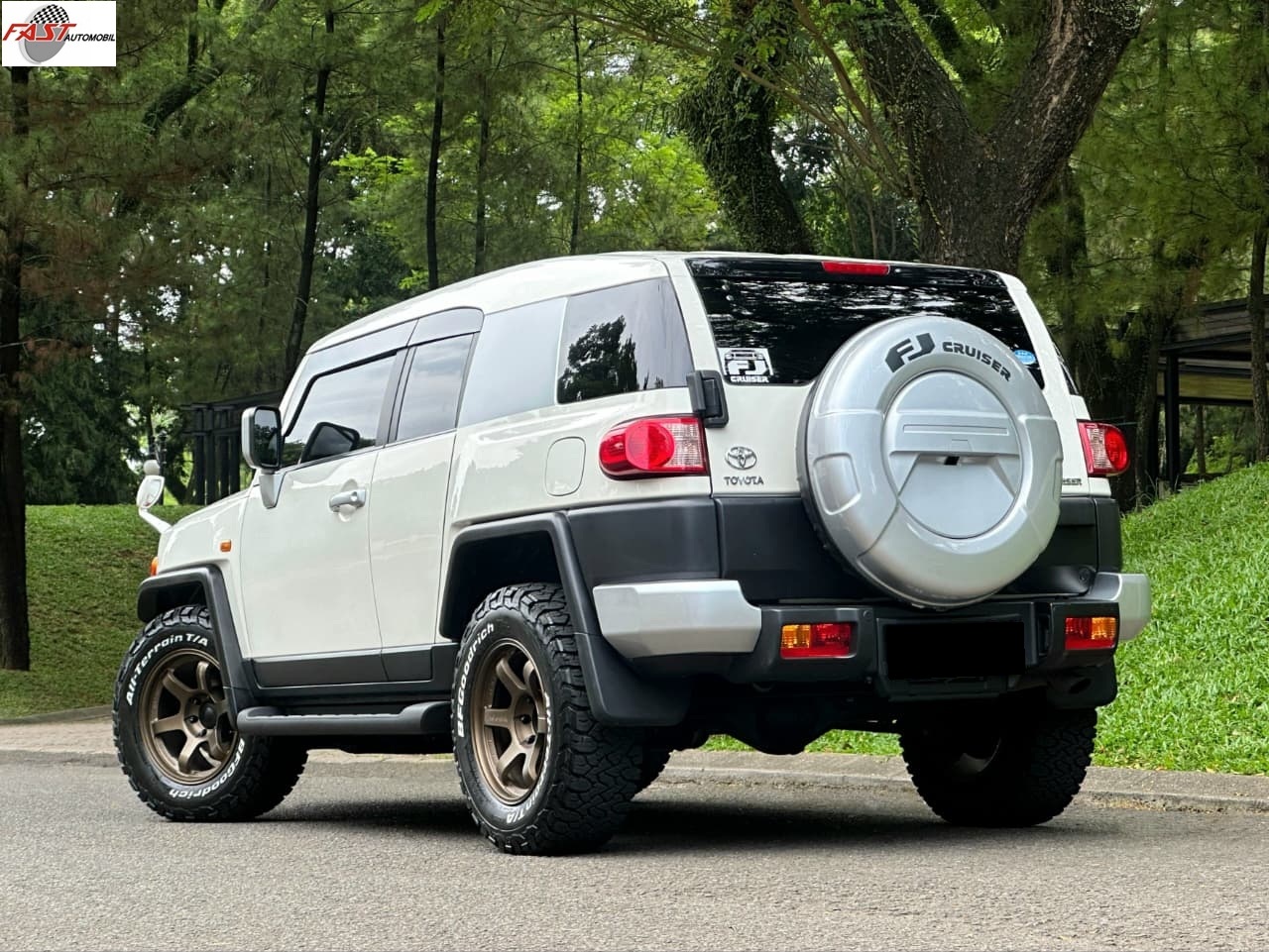 11 NEW EKS TOYOTA Fj cruiser PUTIH AD 544 HLI