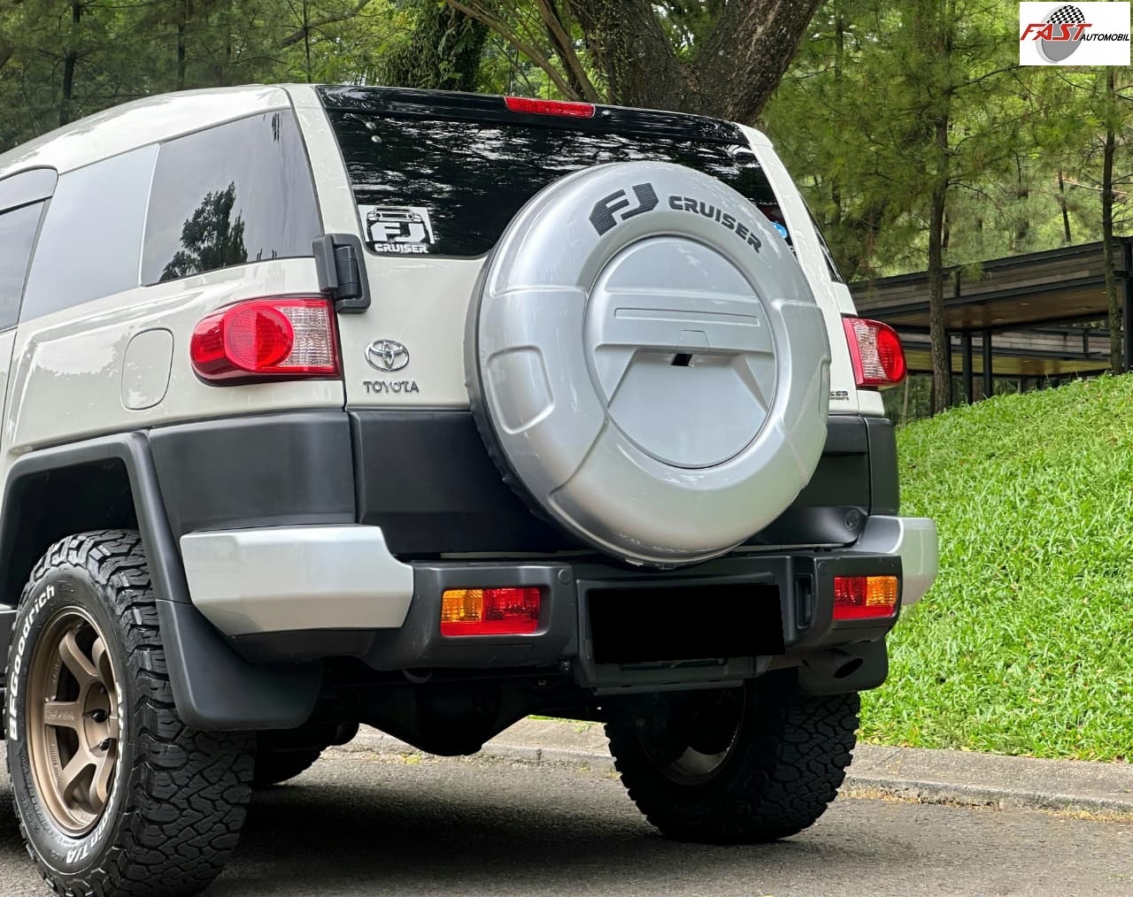 12 NEW EKS TOYOTA Fj cruiser PUTIH AD 544 HLI