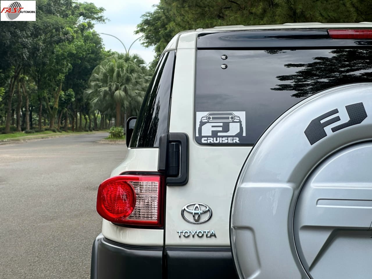 13 NEW EKS TOYOTA Fj cruiser PUTIH AD 544 HLI