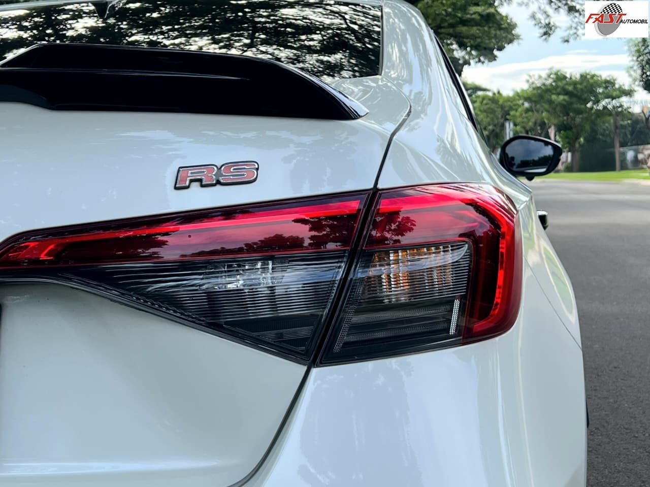 14 HONDA CIVIC RS 2023 PUTIH KM.24RB B 1078 TAJ