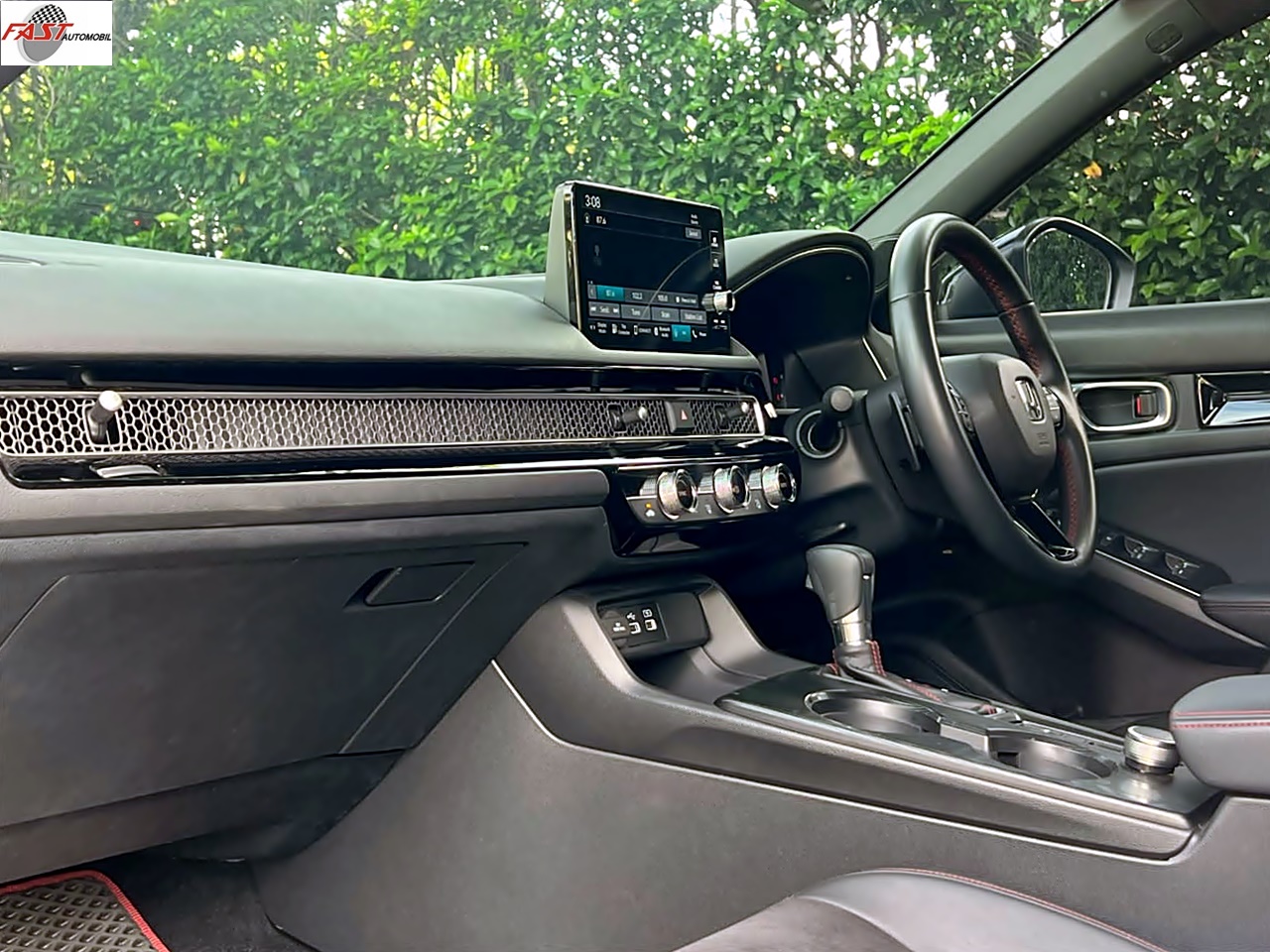 20 HONDA CIVIC RS 2023 PUTIH KM.24RB B 1078 TAJ