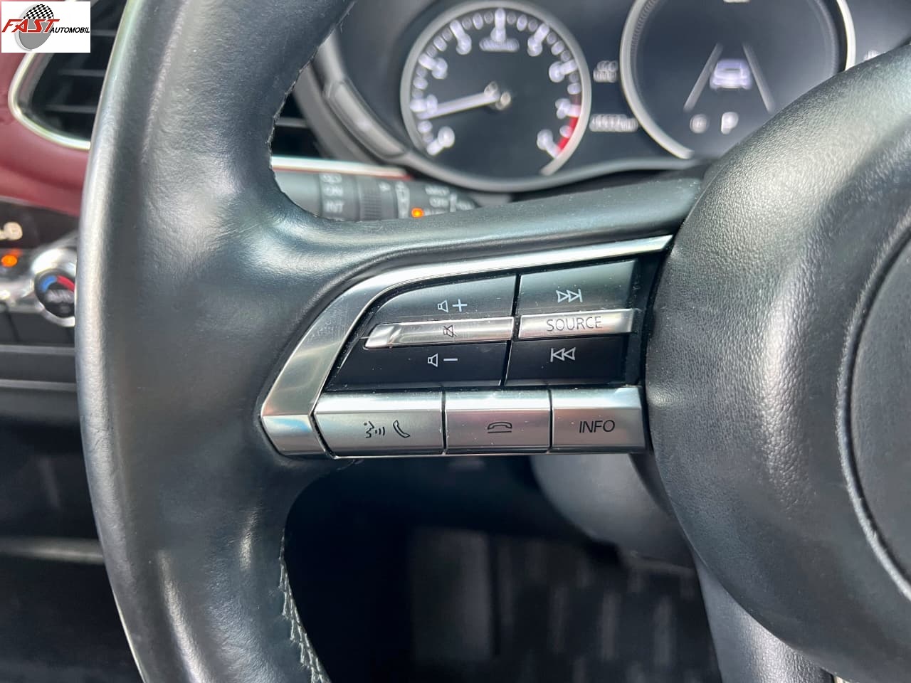 21 MAZDA 3 2020 LOW KM.25RB MERAH B 77 HA