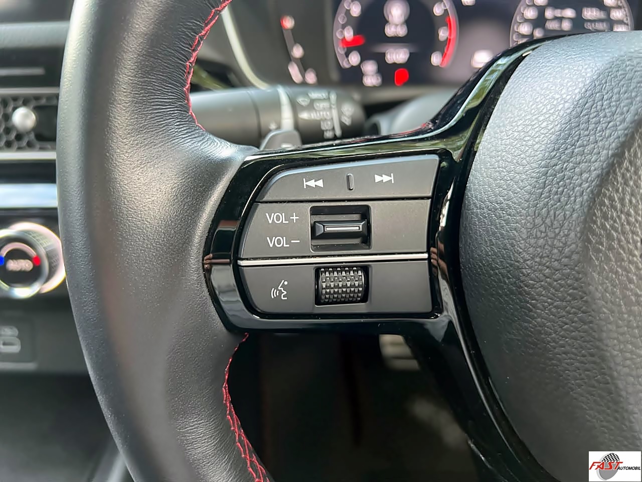 22 HONDA CIVIC RS 2023 PUTIH KM.24RB B 1078 TAJ