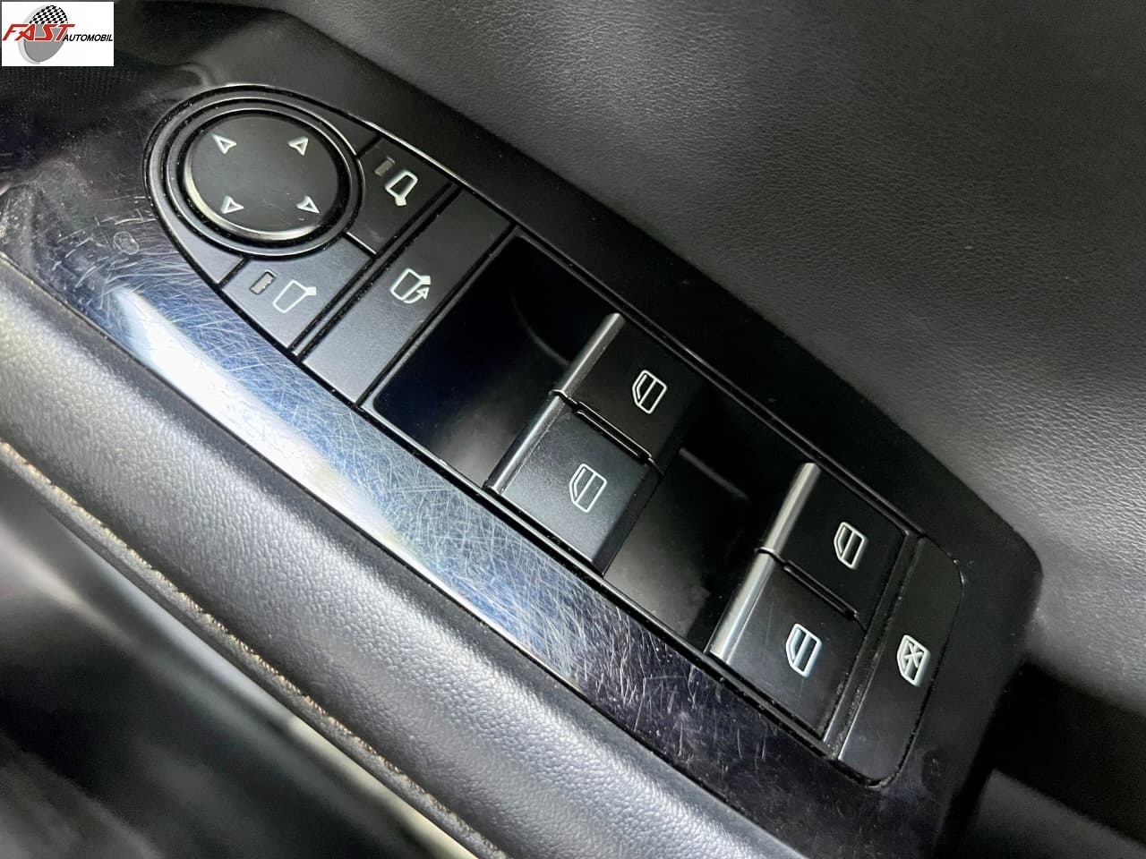 30 MAZDA 3 2020 LOW KM.25RB MERAH B 77 HA