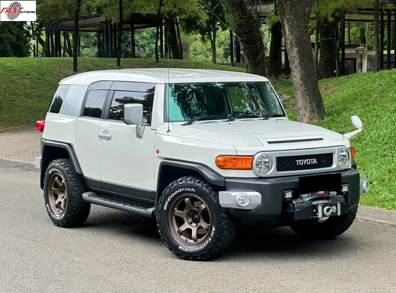 4 NEW EKS TOYOTA Fj cruiser PUTIH AD 544 HLI