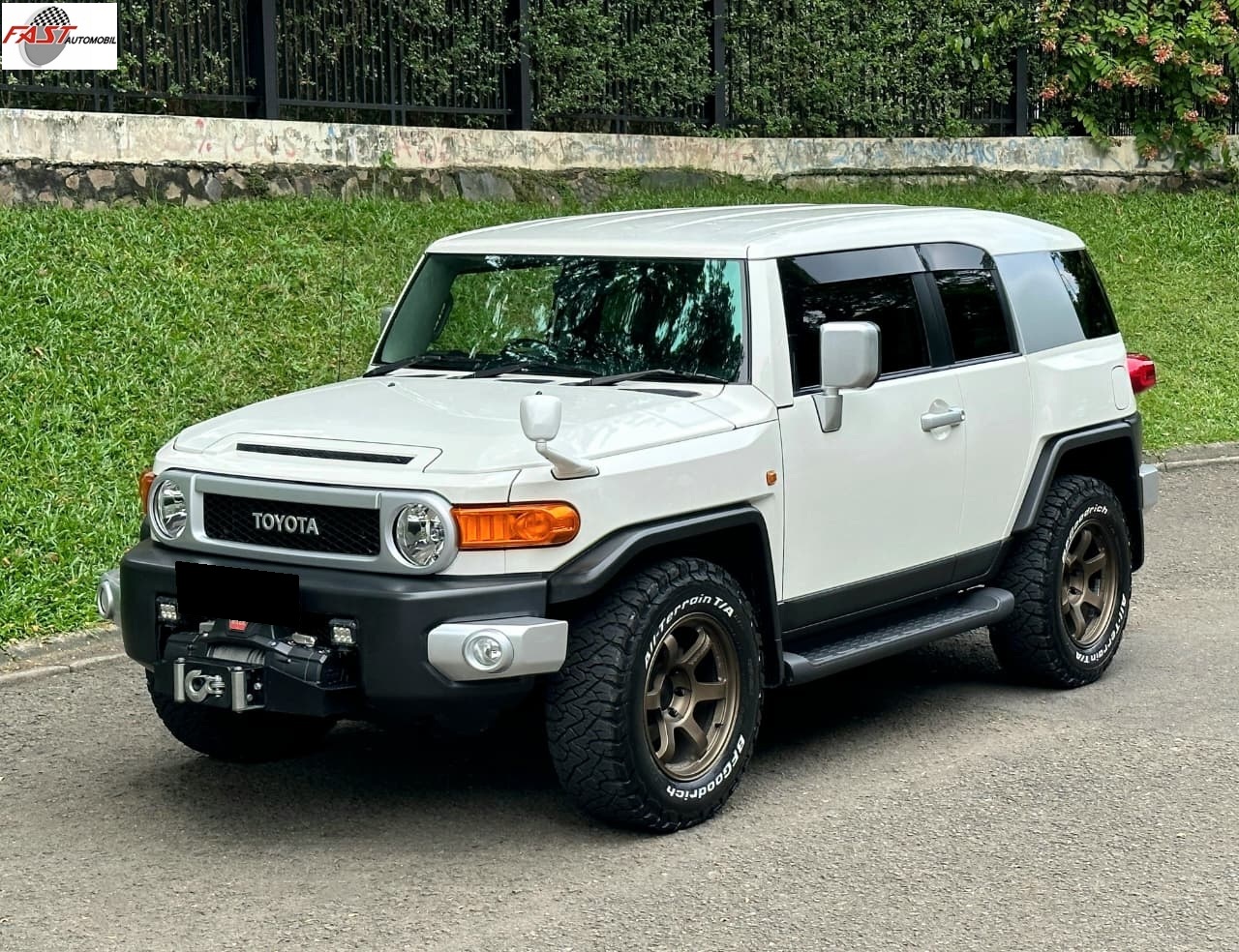 5 NEW EKS TOYOTA Fj cruiser PUTIH AD 544 HLI