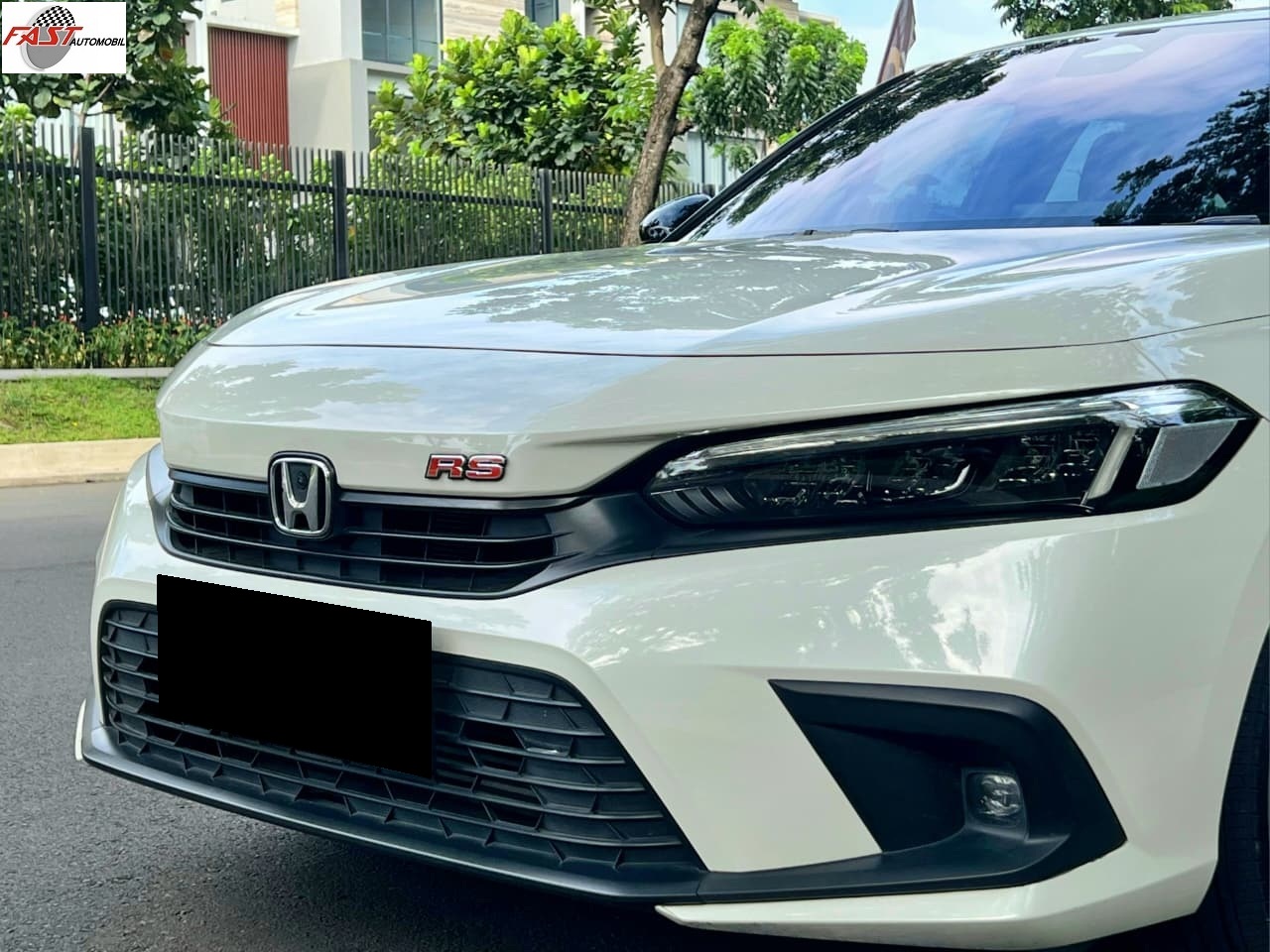 8 HONDA CIVIC RS 2023 PUTIH KM.24RB B 1078 TAJ