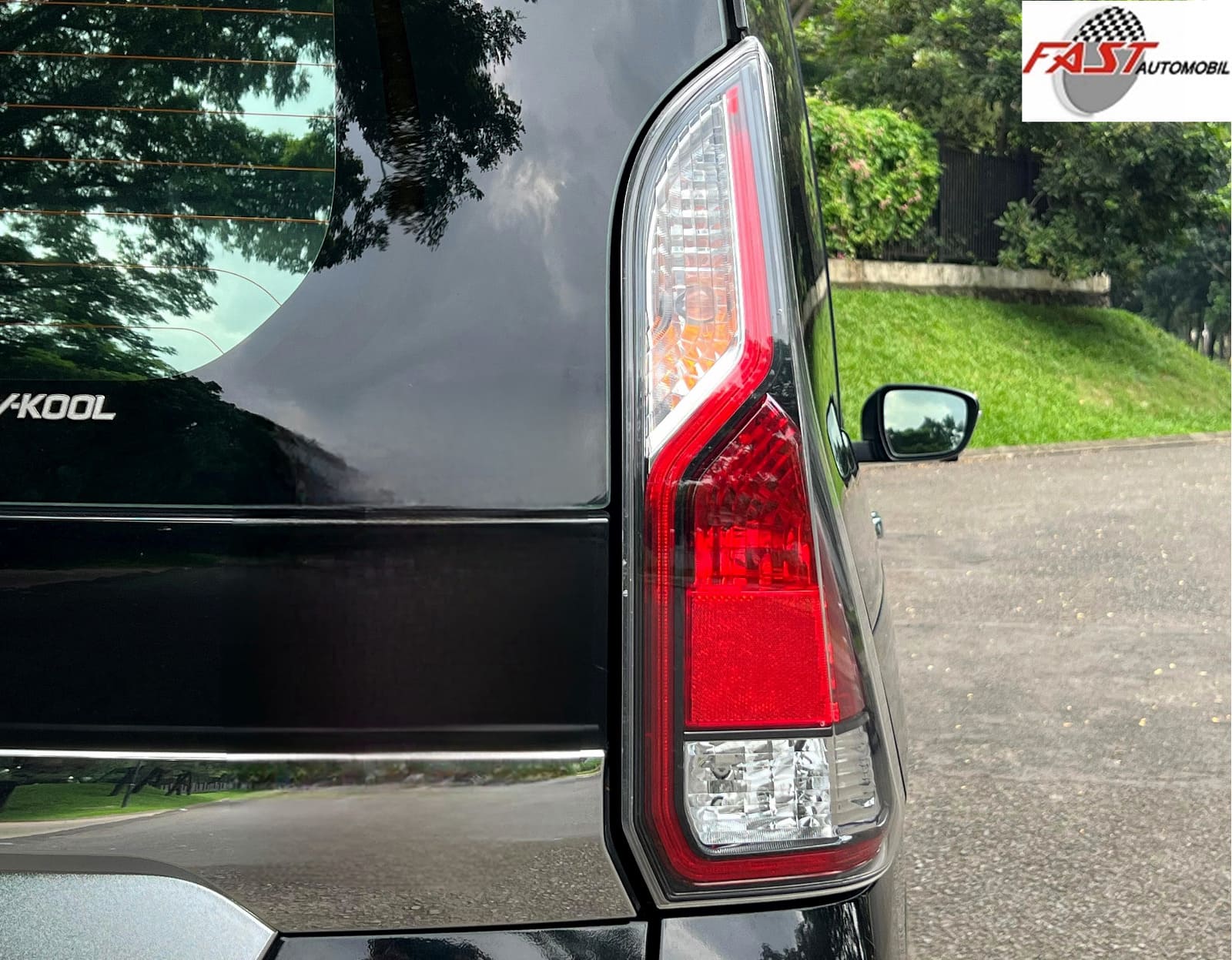 NISSAN SERENA HWS 2019 HITAM B 2943 SRE 12
