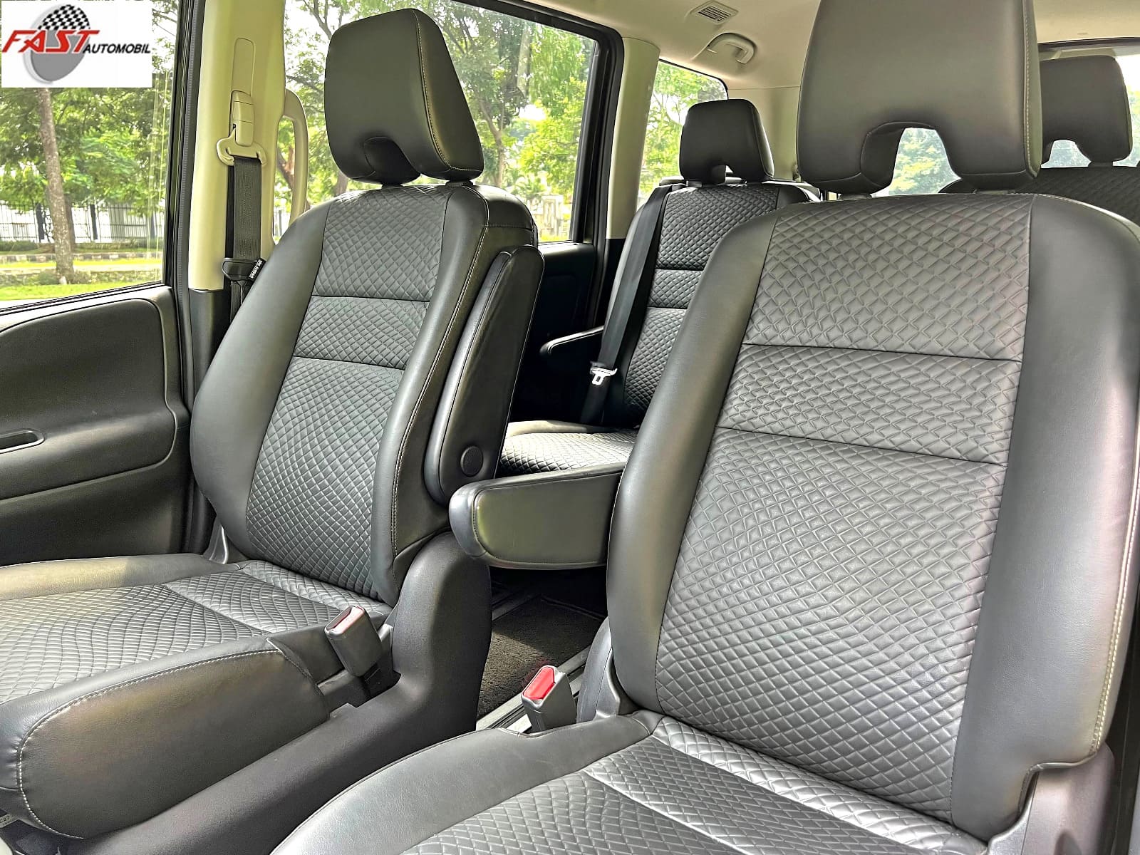 NISSAN SERENA HWS 2019 HITAM B 2943 SRE 16