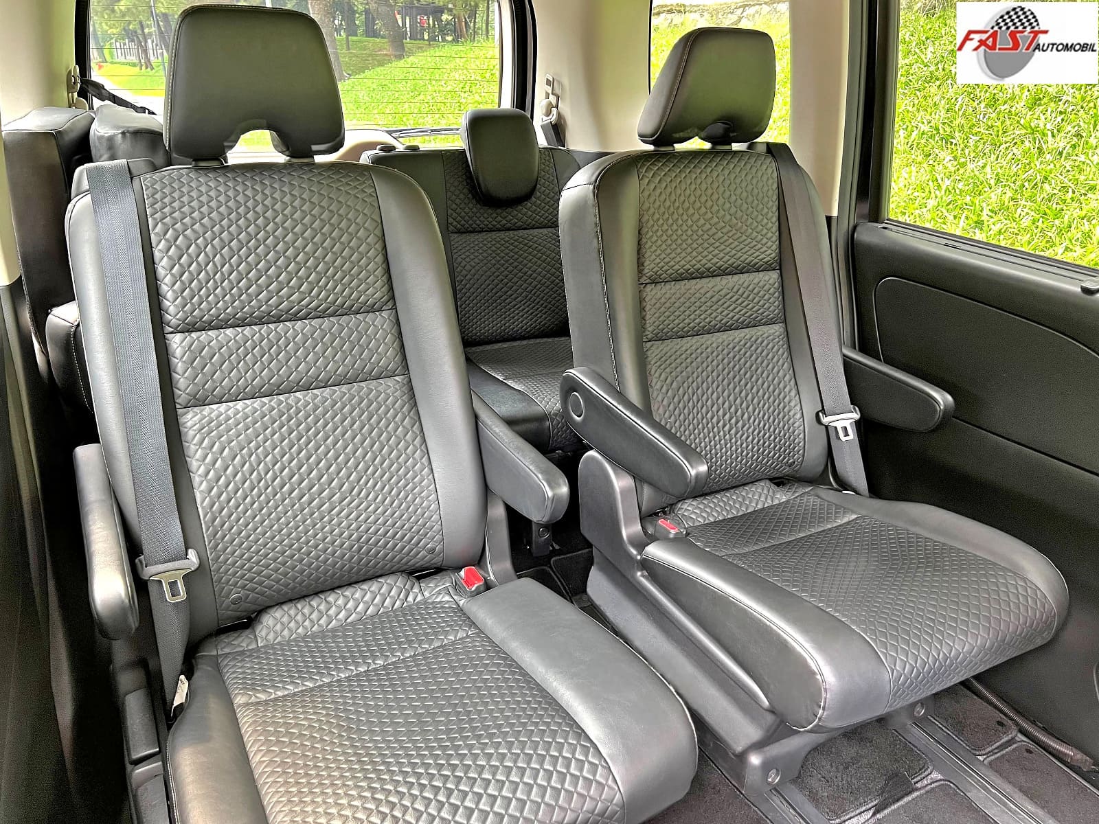 NISSAN SERENA HWS 2019 HITAM B 2943 SRE 17