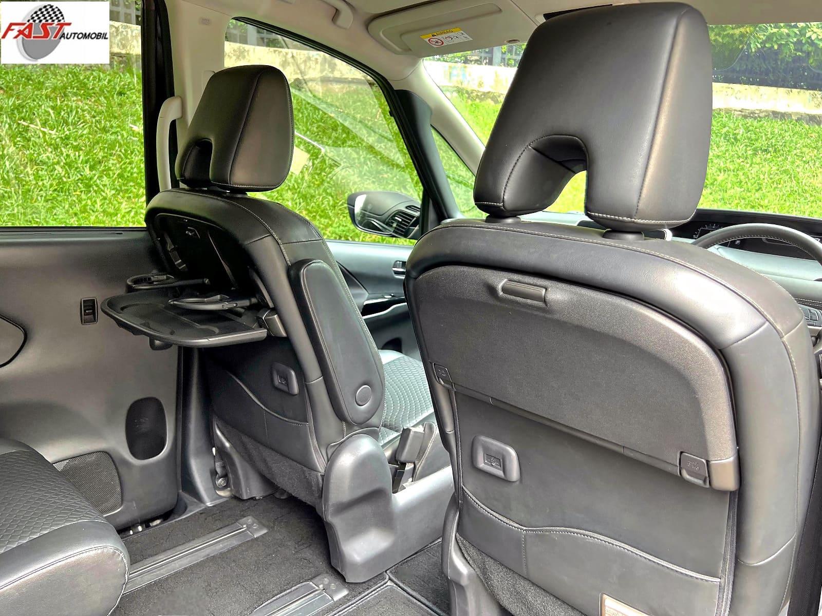 NISSAN SERENA HWS 2019 HITAM B 2943 SRE 18