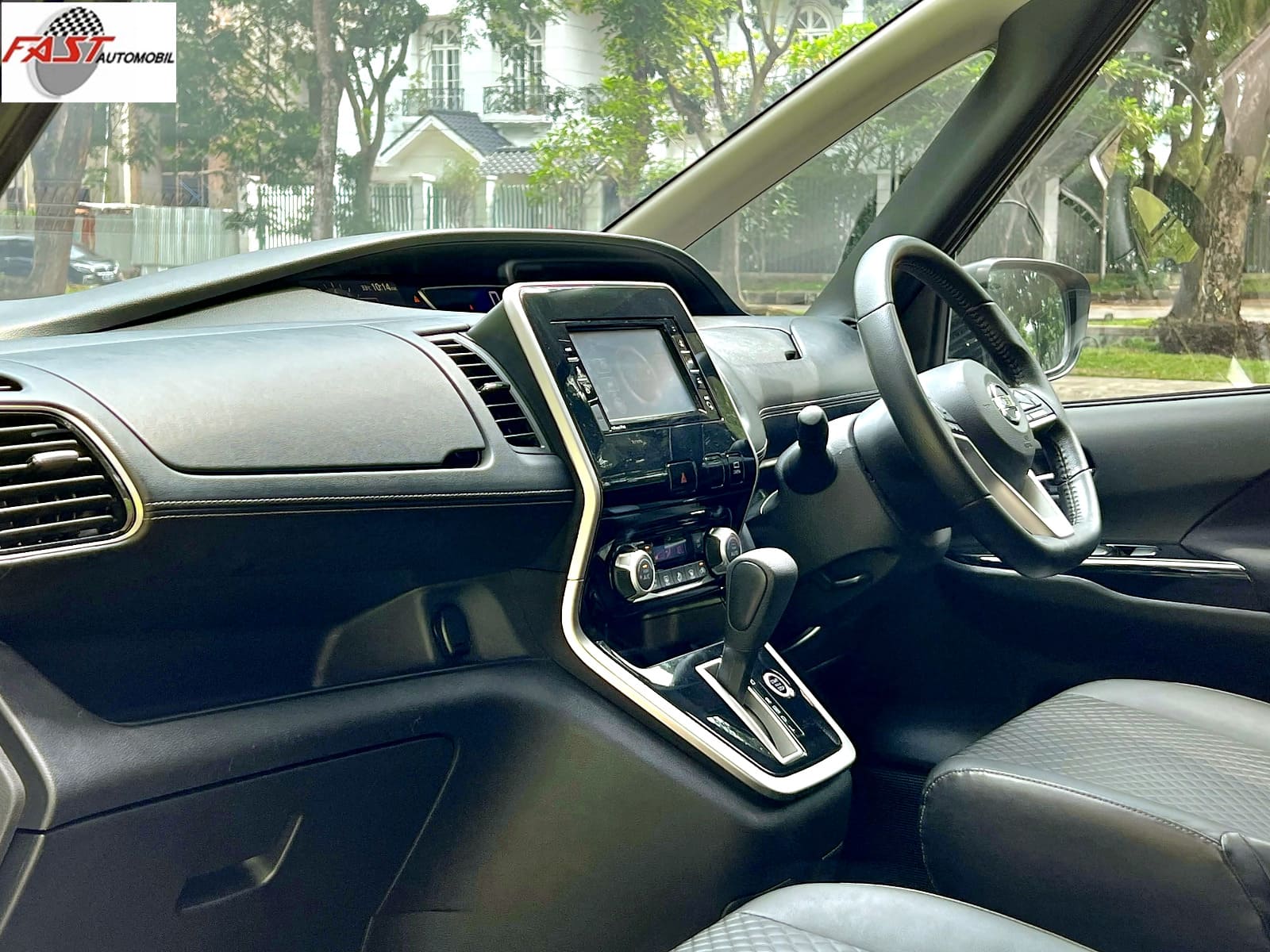 NISSAN SERENA HWS 2019 HITAM B 2943 SRE 20