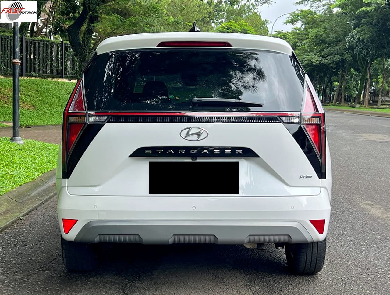 12 HYUNDAI STARGAZER PRIME 2023 PUTIH KM 17RB B 1746 VZF
