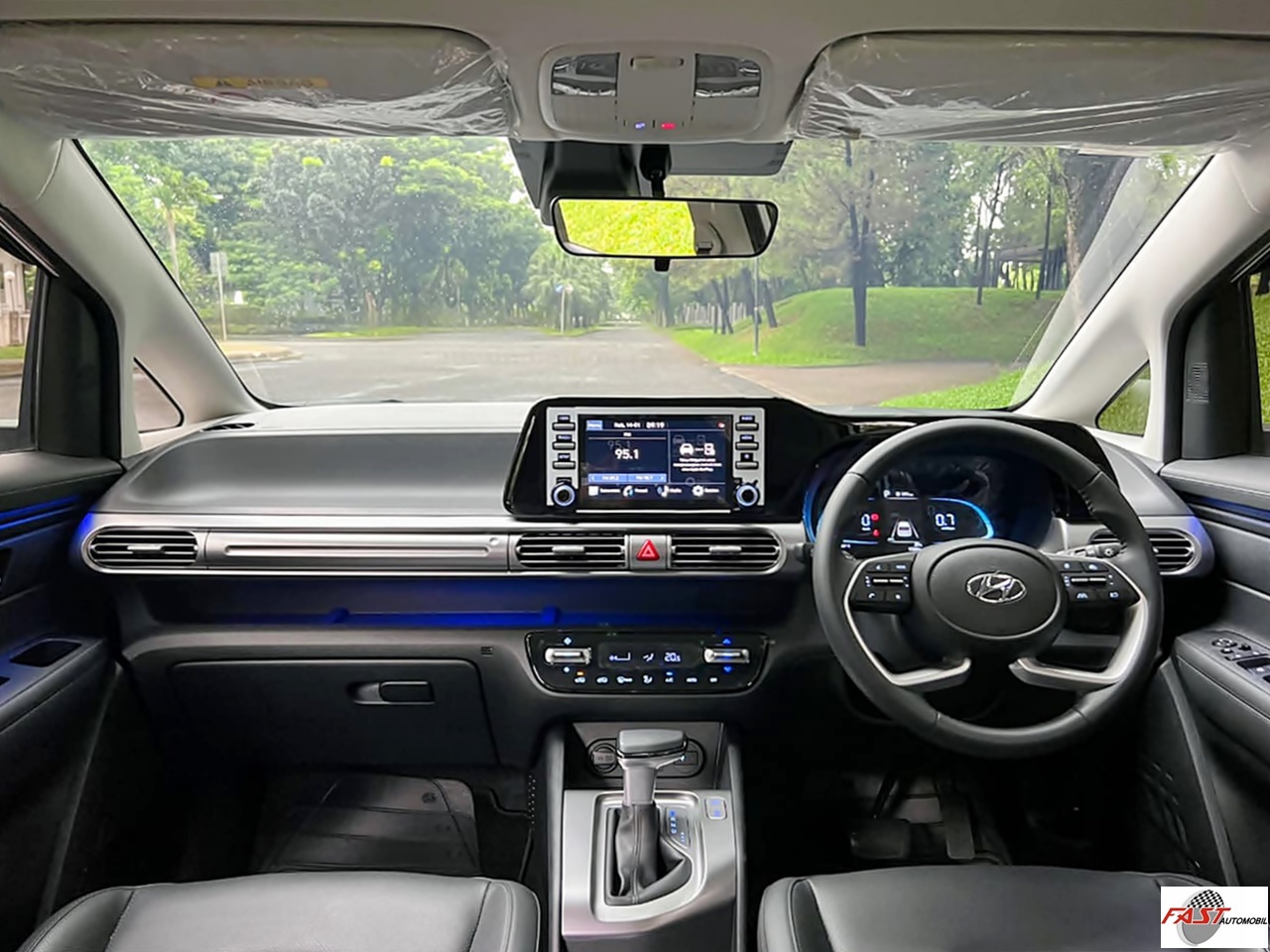 20 HYUNDAI STARGAZER PRIME 2023 PUTIH KM 17RB B 1746 VZF