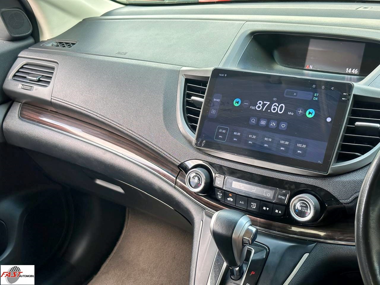 24 HONDA CRV PRESTIGE 2015 KM.59RB MERAH B 2077 NLO