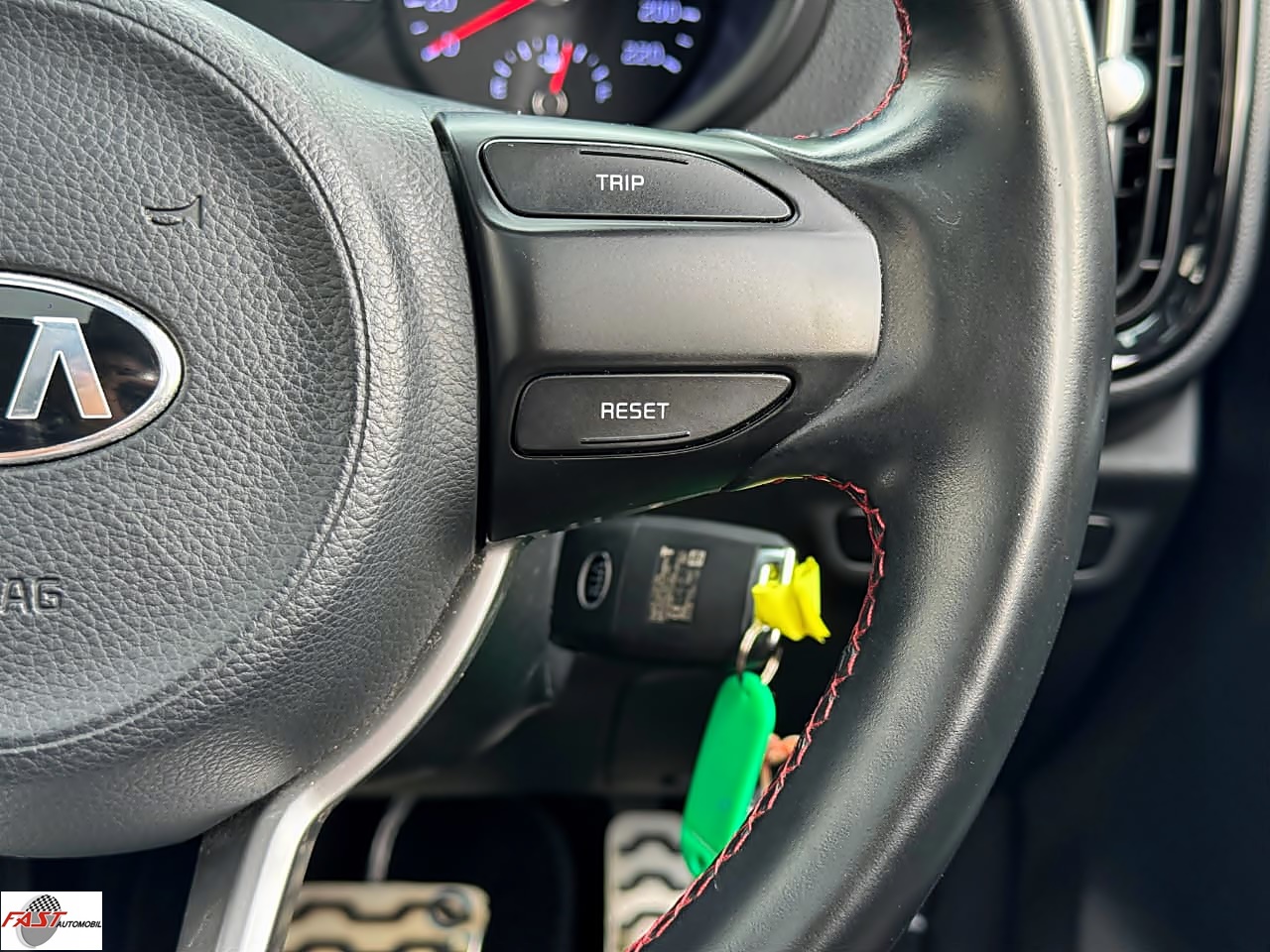 24 KIA PICANTO GT LINE 1.2 AT 2020 MERAH B 2733 TRE