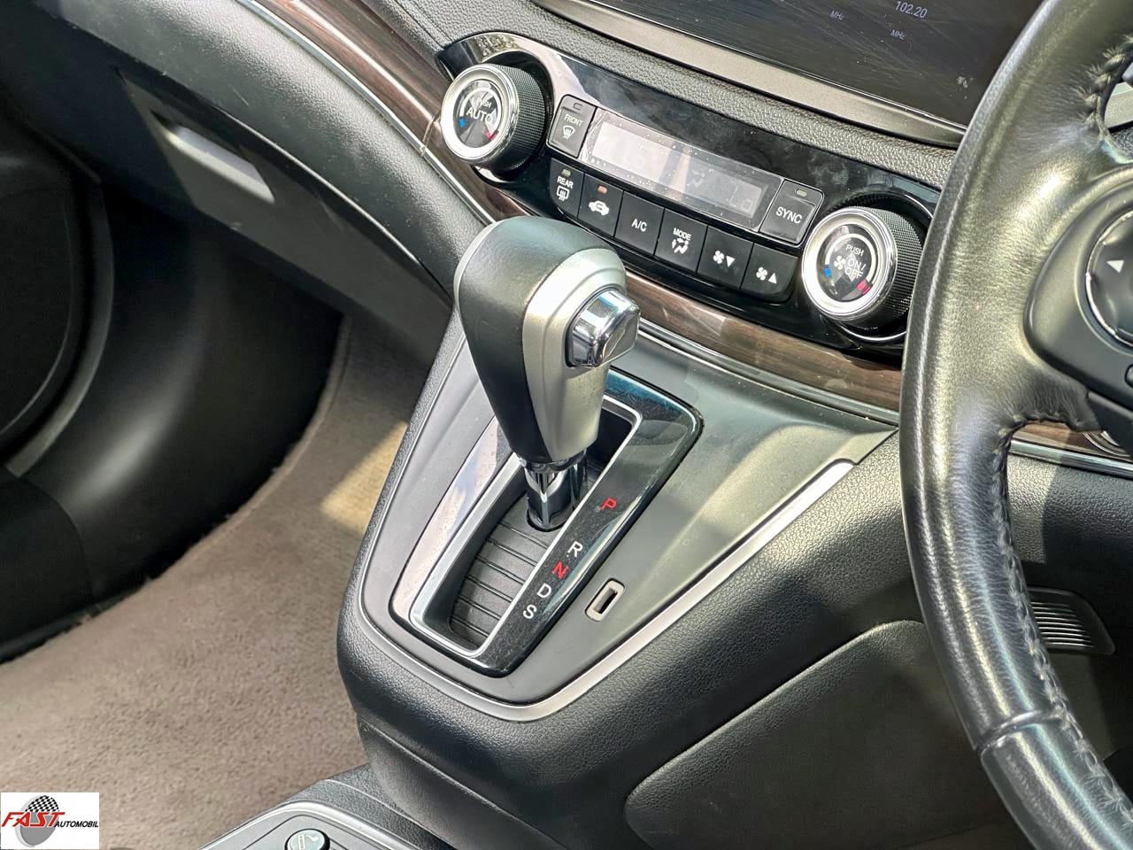 25 HONDA CRV PRESTIGE 2015 KM.59RB MERAH B 2077 NLO