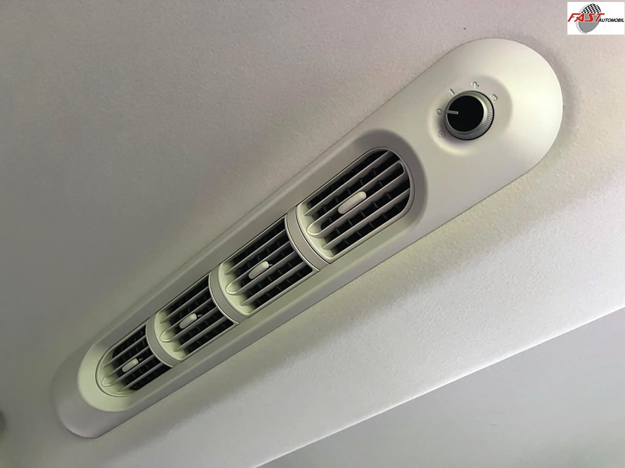 30 HYUNDAI STARGAZER PRIME 2023 PUTIH KM 17RB B 1746 VZF