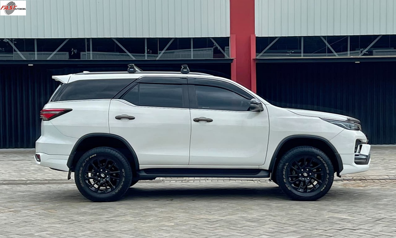 10 TOYOTA FORTUNER VRZ GR 2023 B 1440 WJI