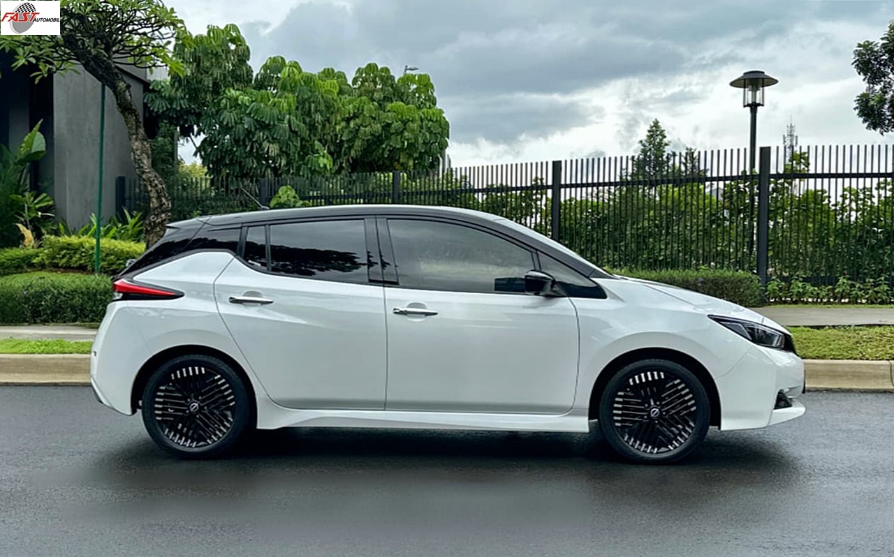 11 NISSAN LEAF EV TWO TONE AT 20232025 PUTIH B 1508 TNP