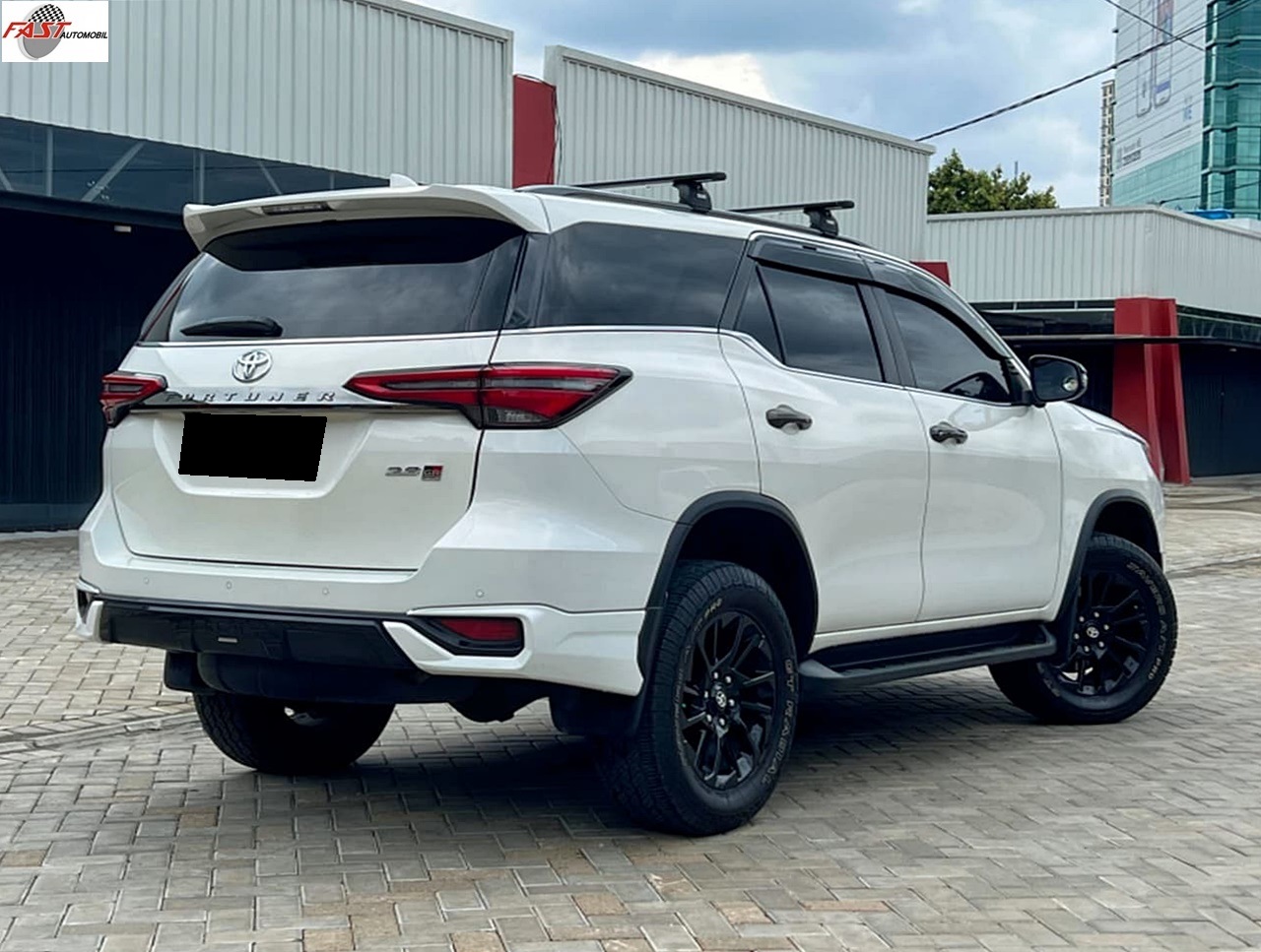 11 TOYOTA FORTUNER VRZ GR 2023 B 1440 WJI
