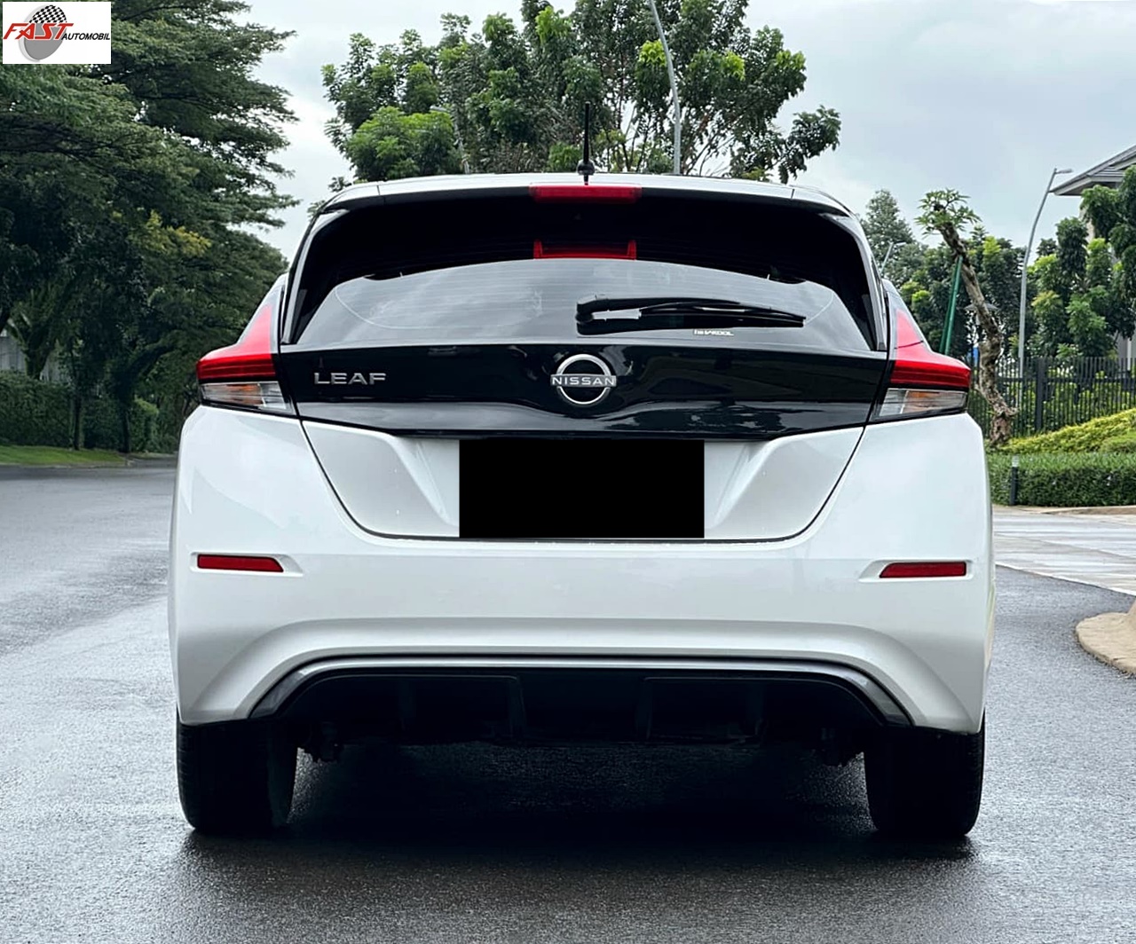 13 NISSAN LEAF EV TWO TONE AT 20232025 PUTIH B 1508 TNP
