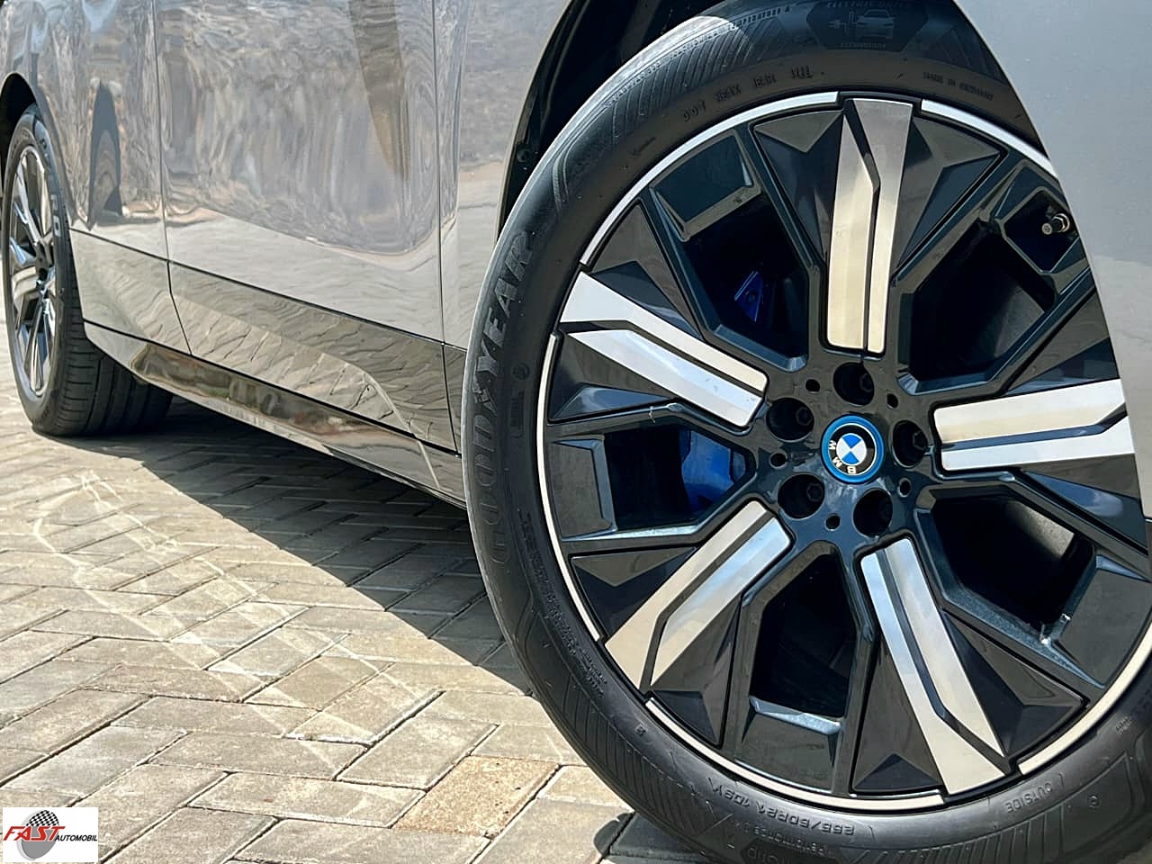 15 BMW iX 2023 X Drive 40 EV SPORT GREY KM.24RB B 102 RRN