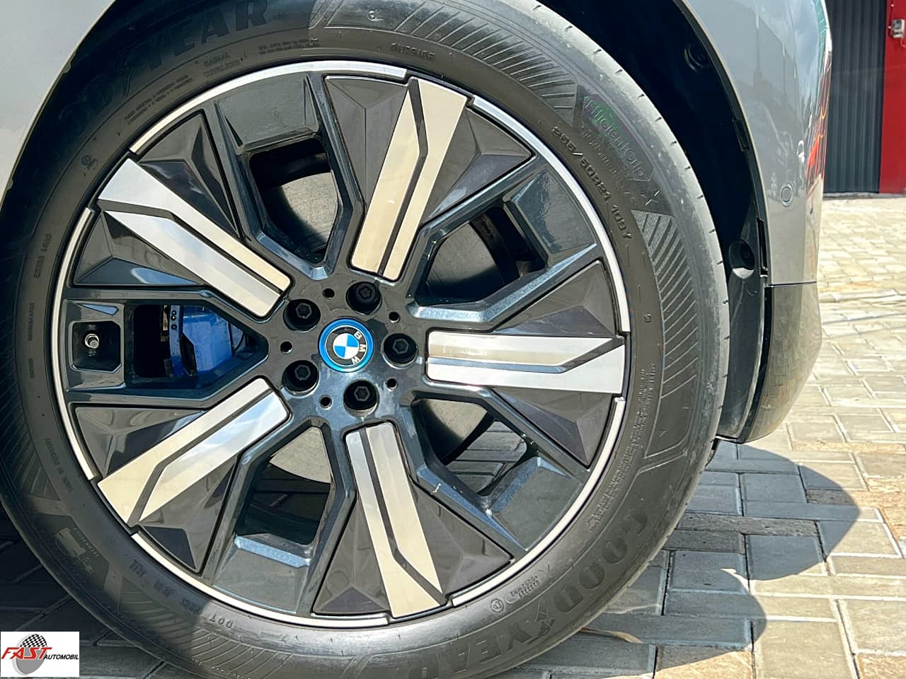 16 BMW iX 2023 X Drive 40 EV SPORT GREY KM.24RB B 102 RRN