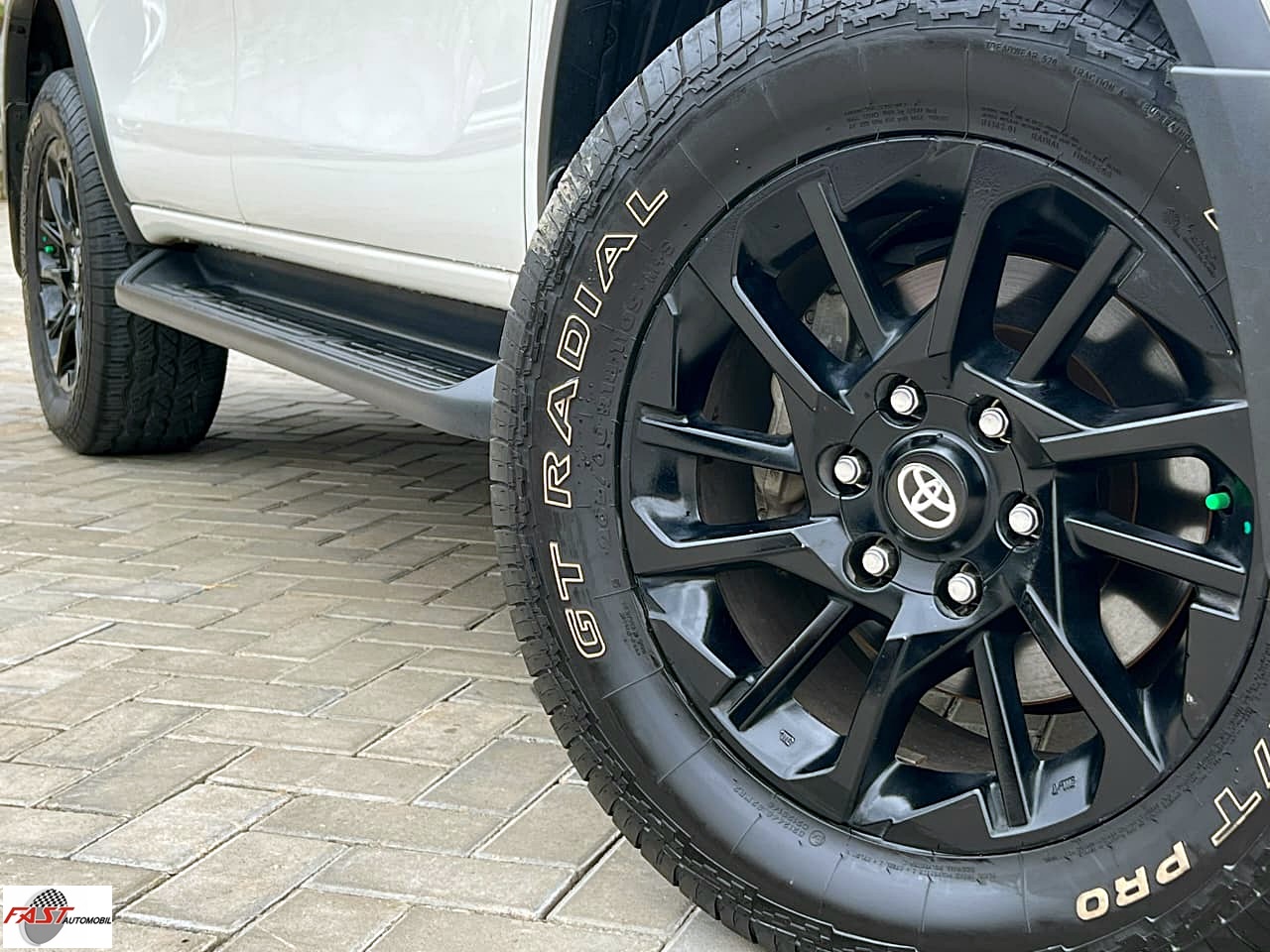 16 TOYOTA FORTUNER VRZ GR 2023 B 1440 WJI