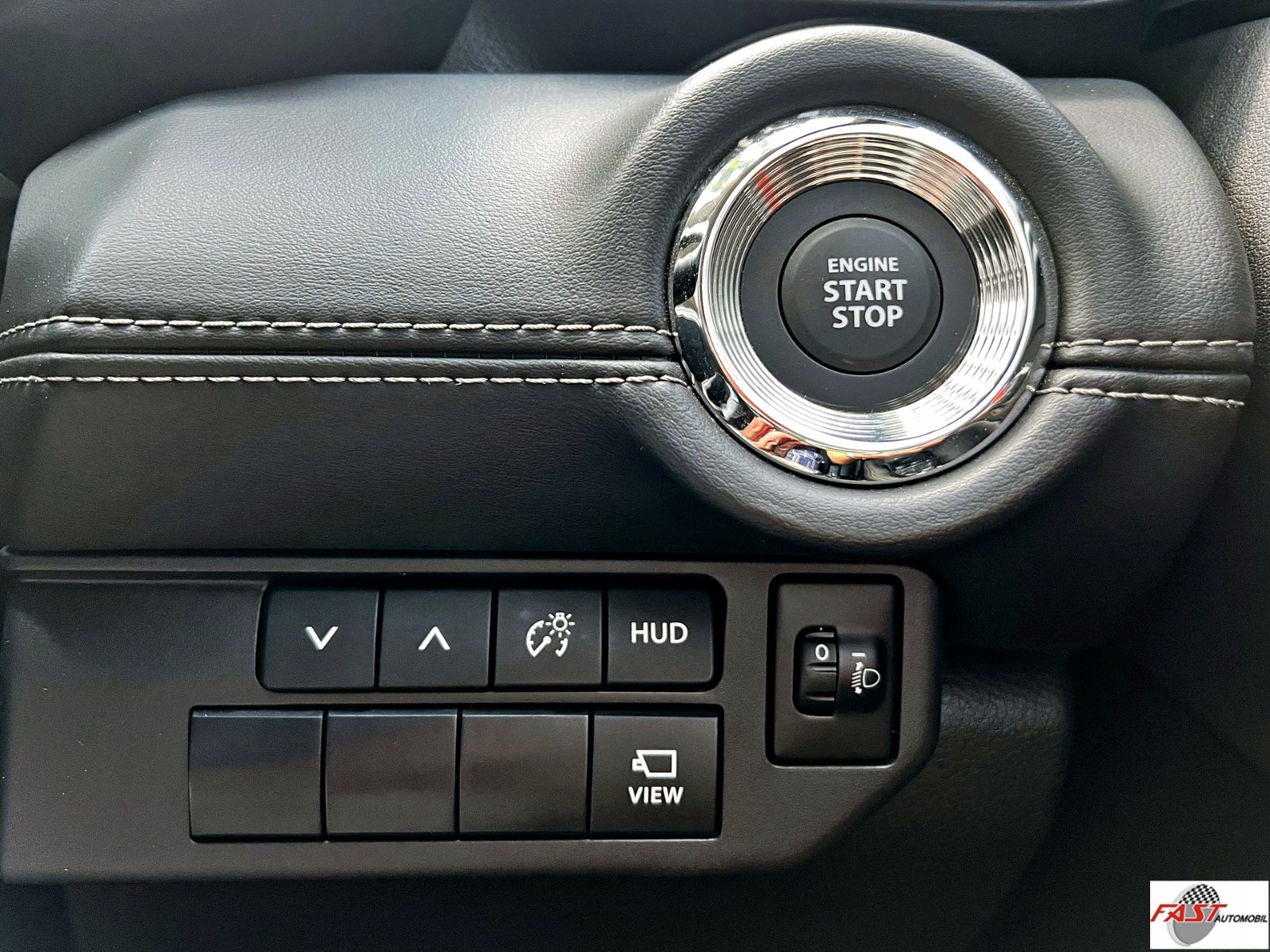 28 SUZUKI GRAND VITARA GX HYBRID 2023 PUTIH KM.41RB B 2891 KIT