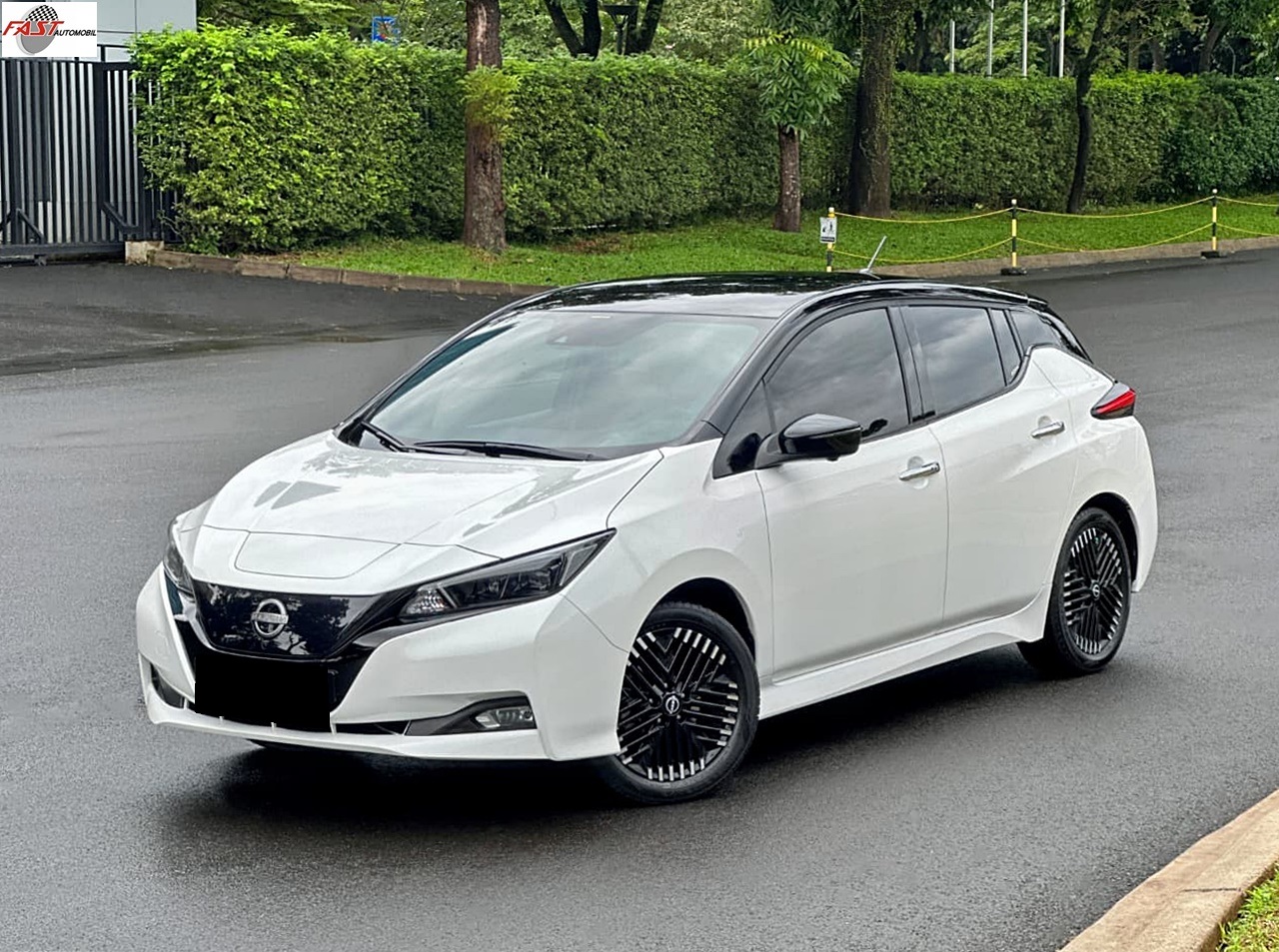 8 NISSAN LEAF EV TWO TONE AT 20232025 PUTIH B 1508 TNP