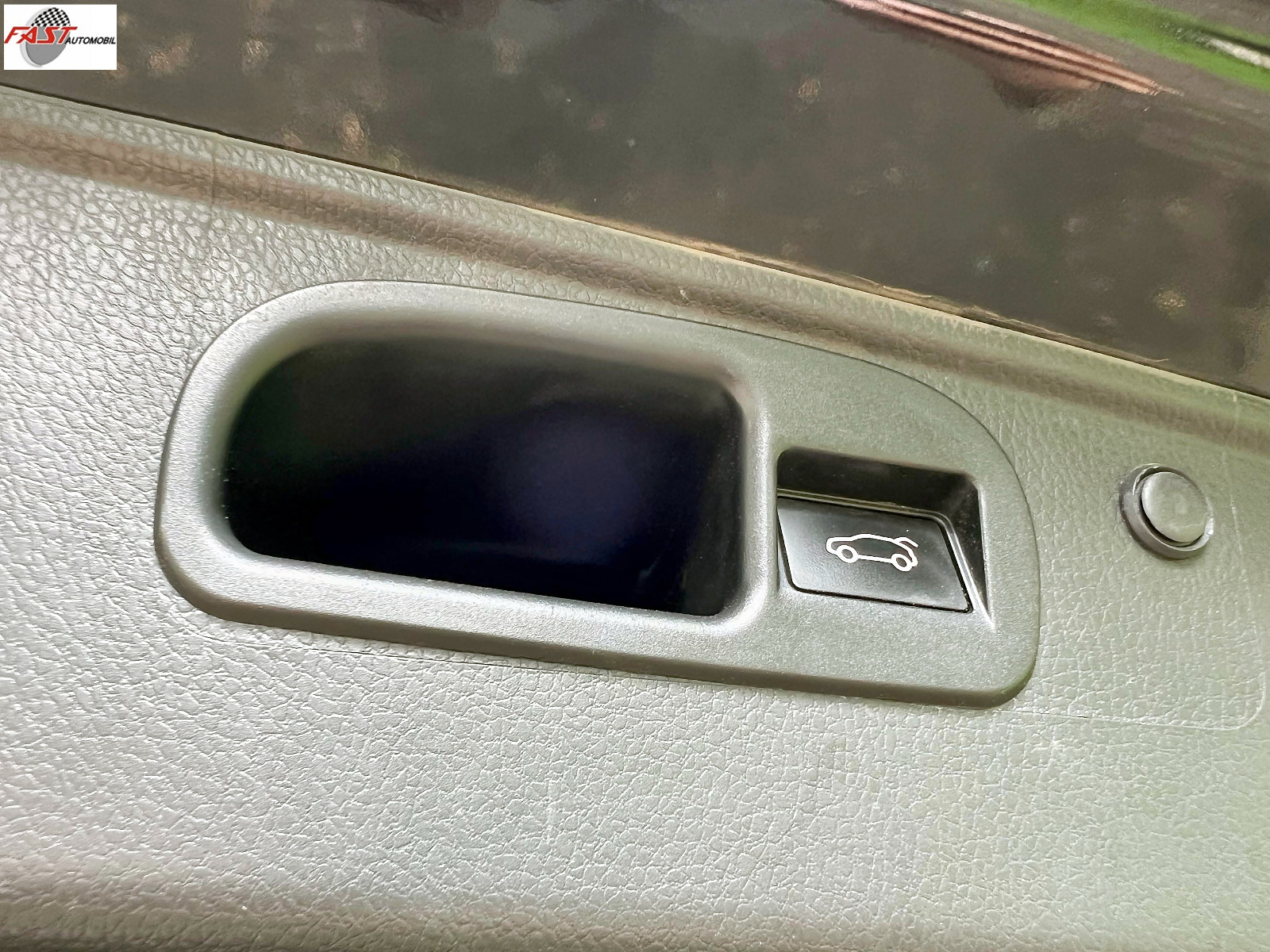 MITSUBISHI PAJERO DAKAR 2022 HITAM B 1417 VJE 16