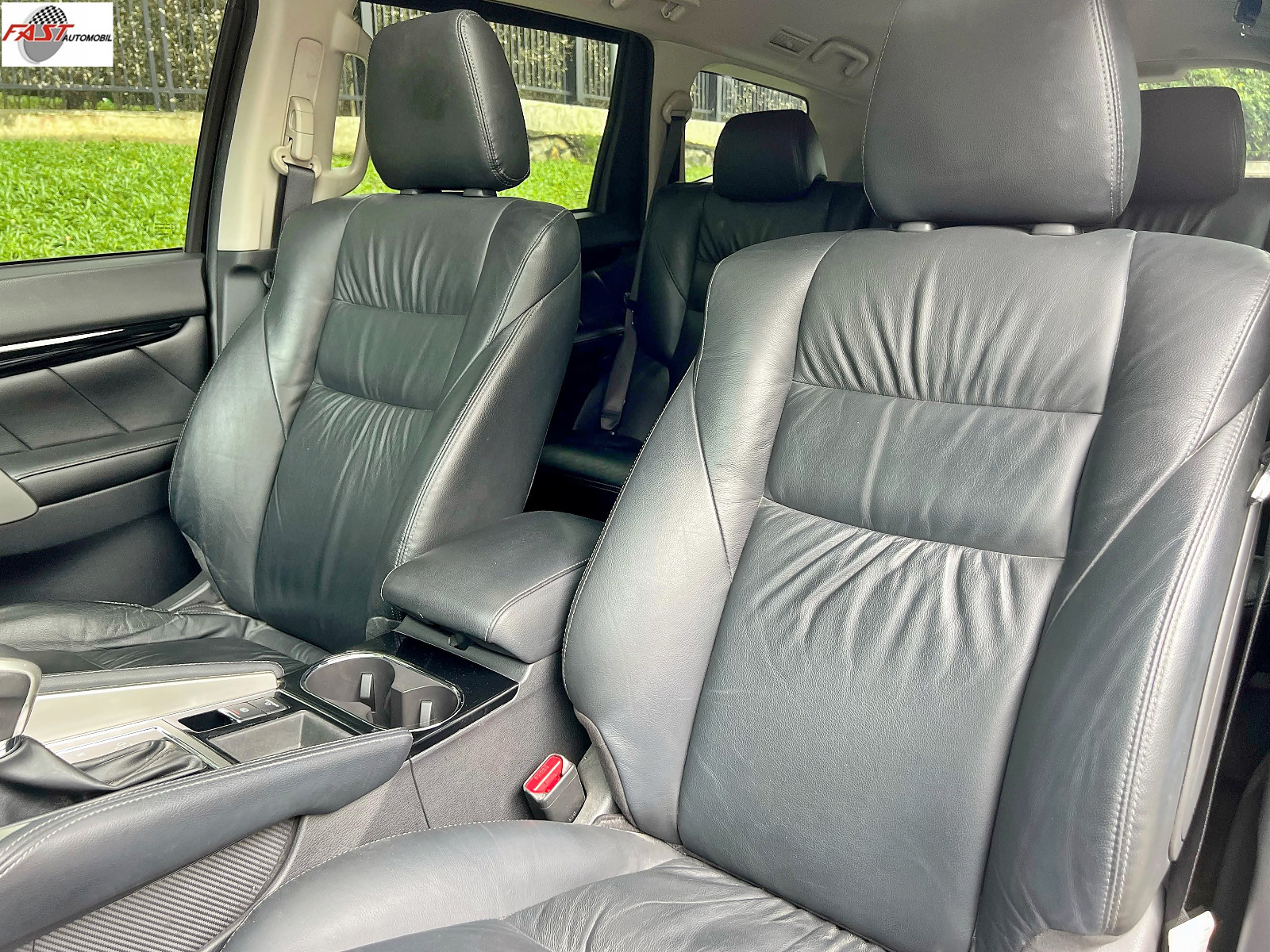 MITSUBISHI PAJERO DAKAR 2022 HITAM B 1417 VJE 17