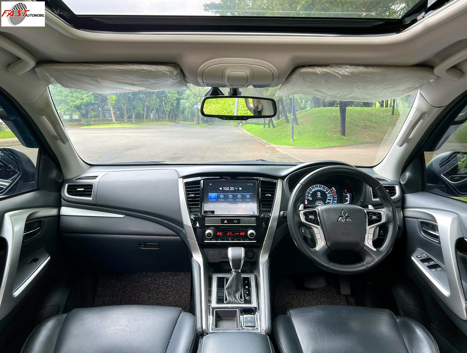 MITSUBISHI PAJERO DAKAR 2022 HITAM B 1417 VJE 19