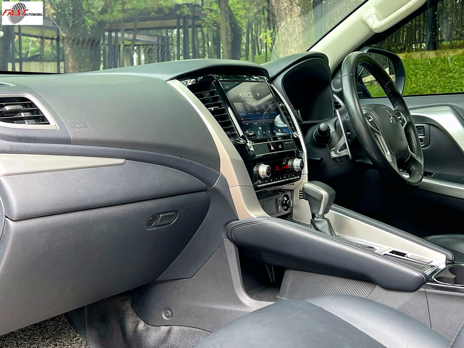 MITSUBISHI PAJERO DAKAR 2022 HITAM B 1417 VJE 20