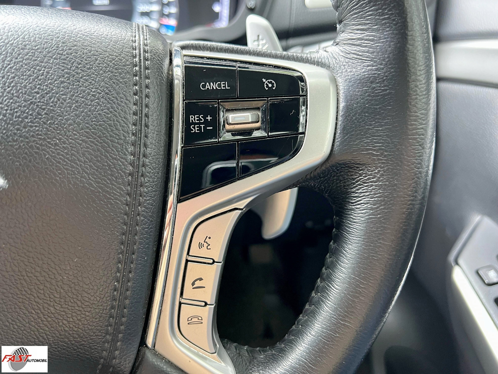 MITSUBISHI PAJERO DAKAR 2022 HITAM B 1417 VJE 23