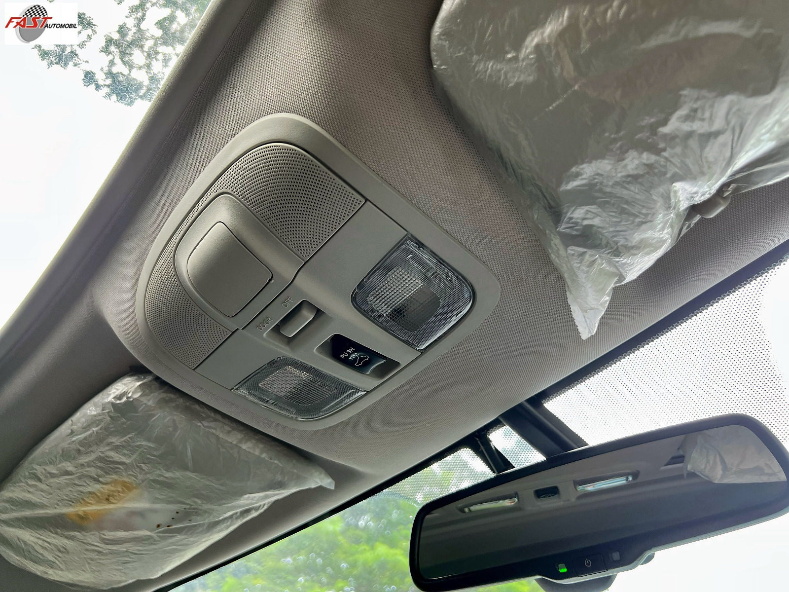 MITSUBISHI PAJERO DAKAR 2022 HITAM B 1417 VJE 27