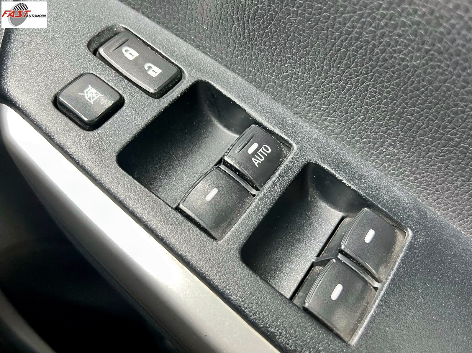 MITSUBISHI PAJERO DAKAR 2022 HITAM B 1417 VJE 29