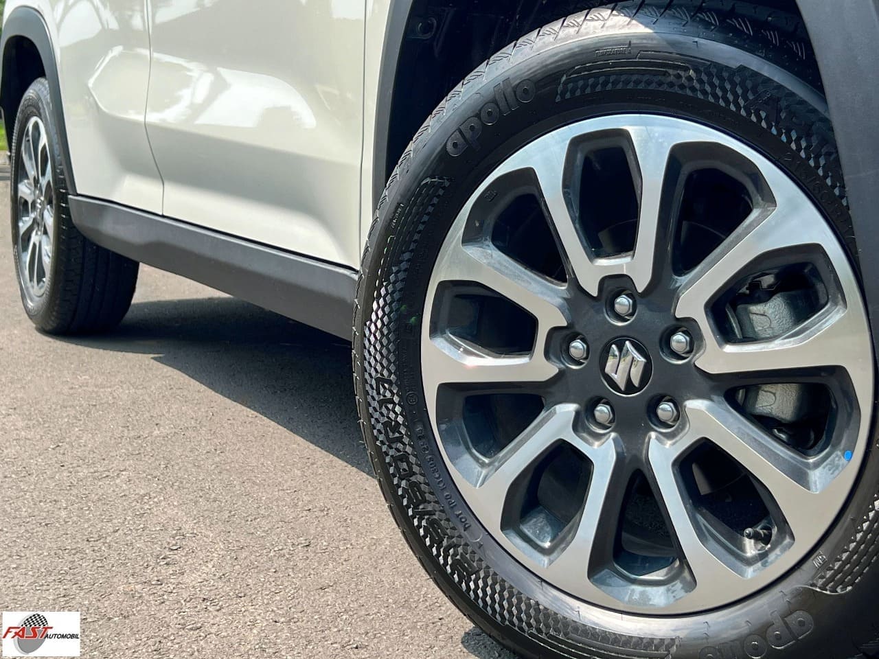 SUZUKI GRAND VITARA 2023 PUTIH HYBRID KM 41RB B 2891 KIT 12