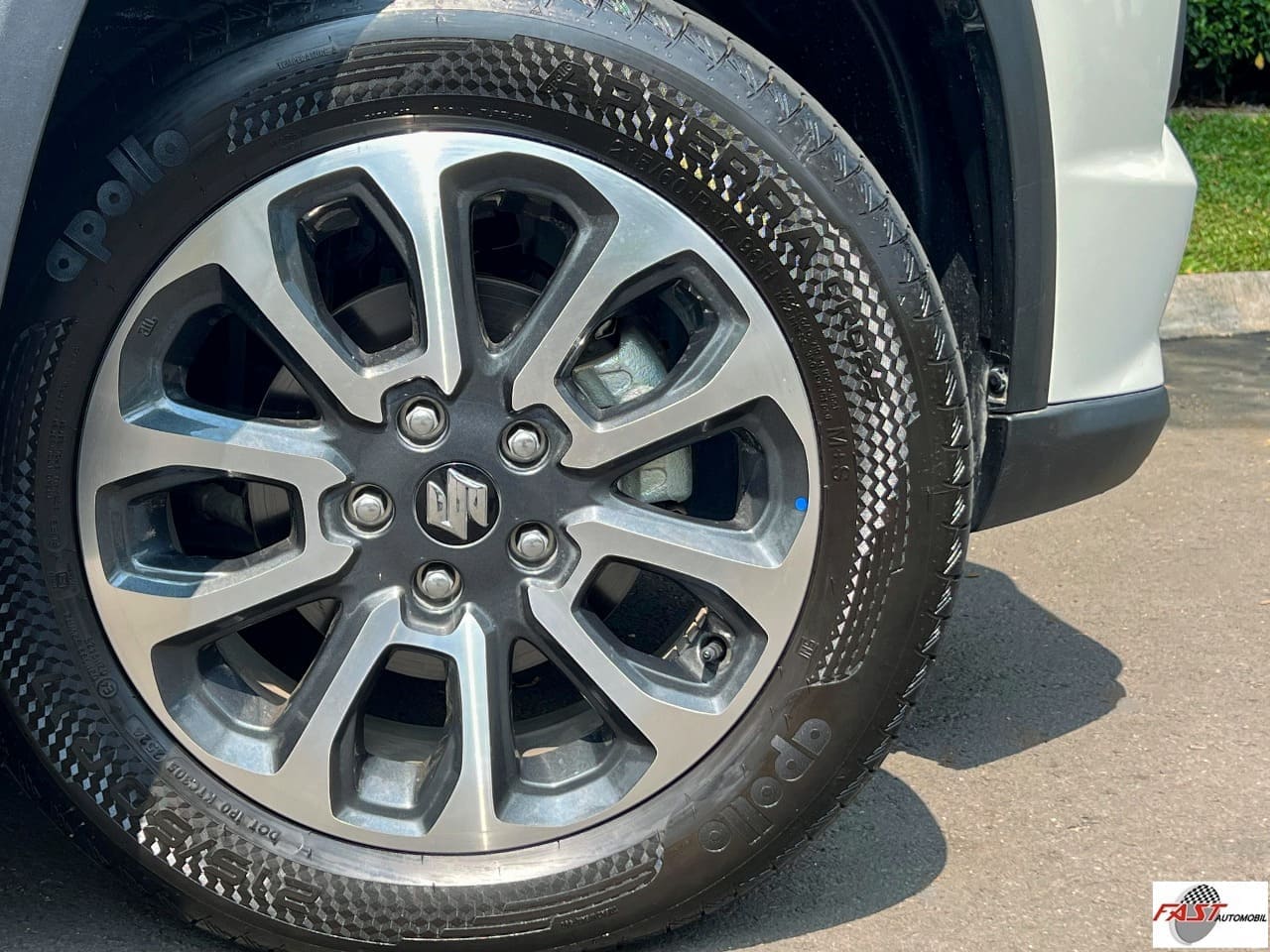 SUZUKI GRAND VITARA 2023 PUTIH HYBRID KM 41RB B 2891 KIT 13