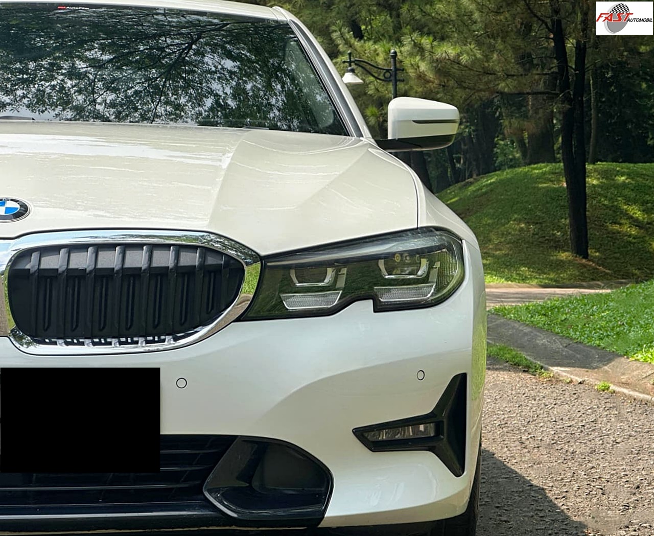 10 BMW 320i 2021 PUTIH B 1945 VO
