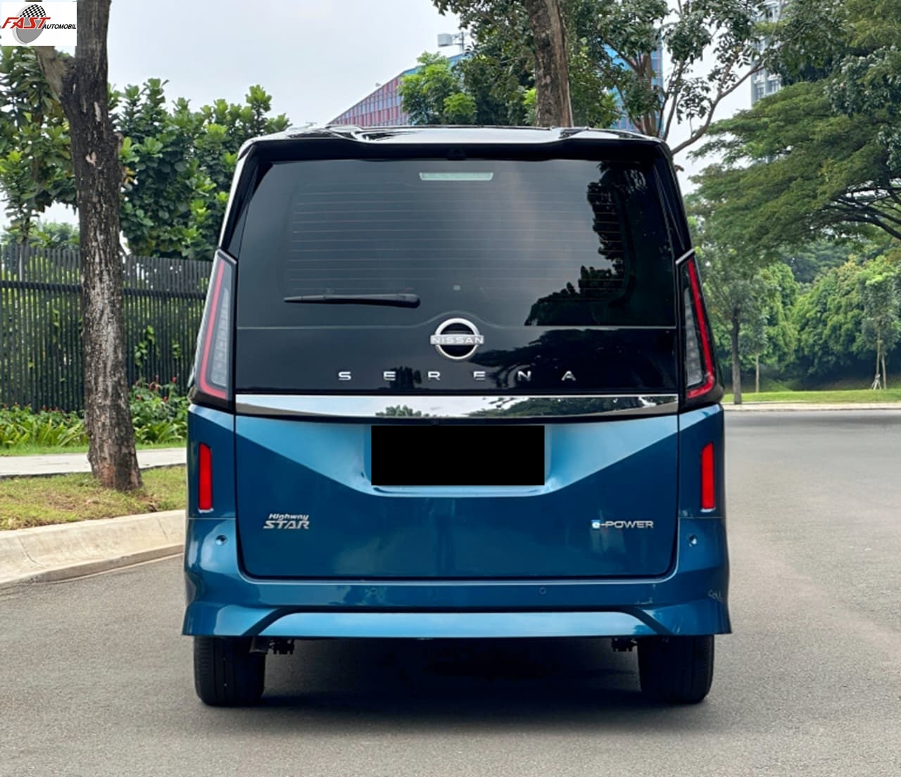 10 NISSAN SERENA HWS E-POWER 2025 1.4 TWO TONE AT KM.2RB BIRU F 1839 FCB